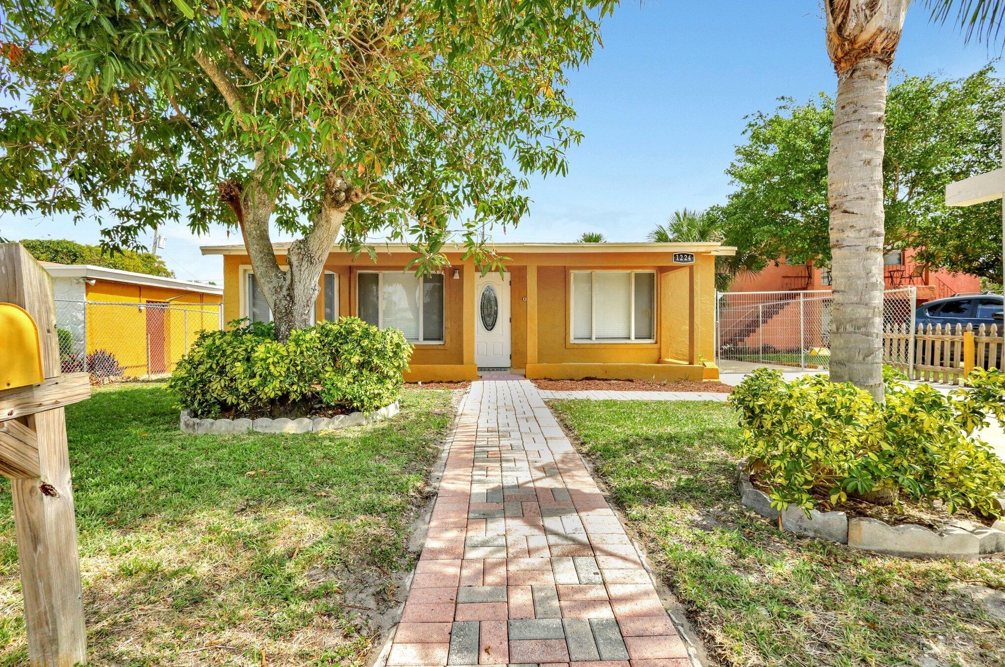 1224 31st St, West Palm Beach, FL 33404-3546