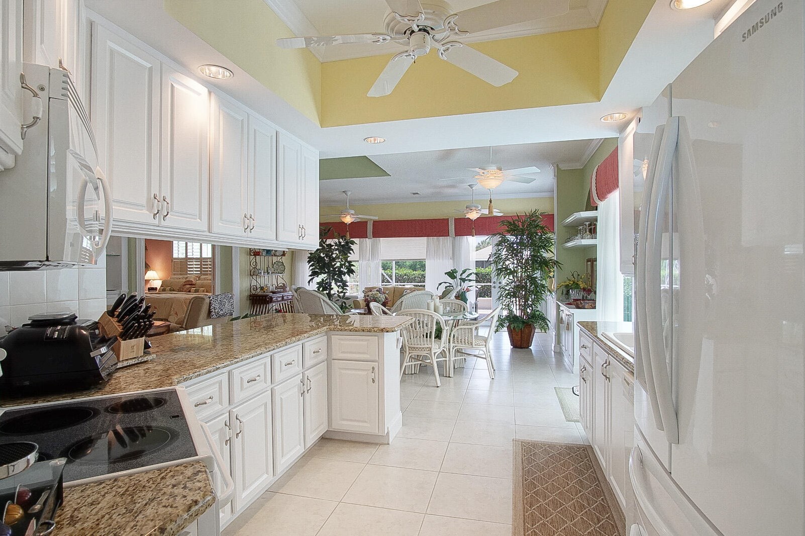 253 Bentley Cir, Fort Pierce FL 34986-2405 exterior