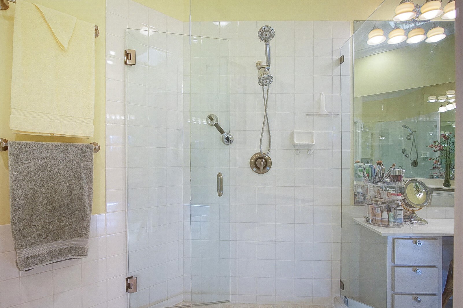 253 Bentley Cir, Fort Pierce FL 34986-2405 exterior