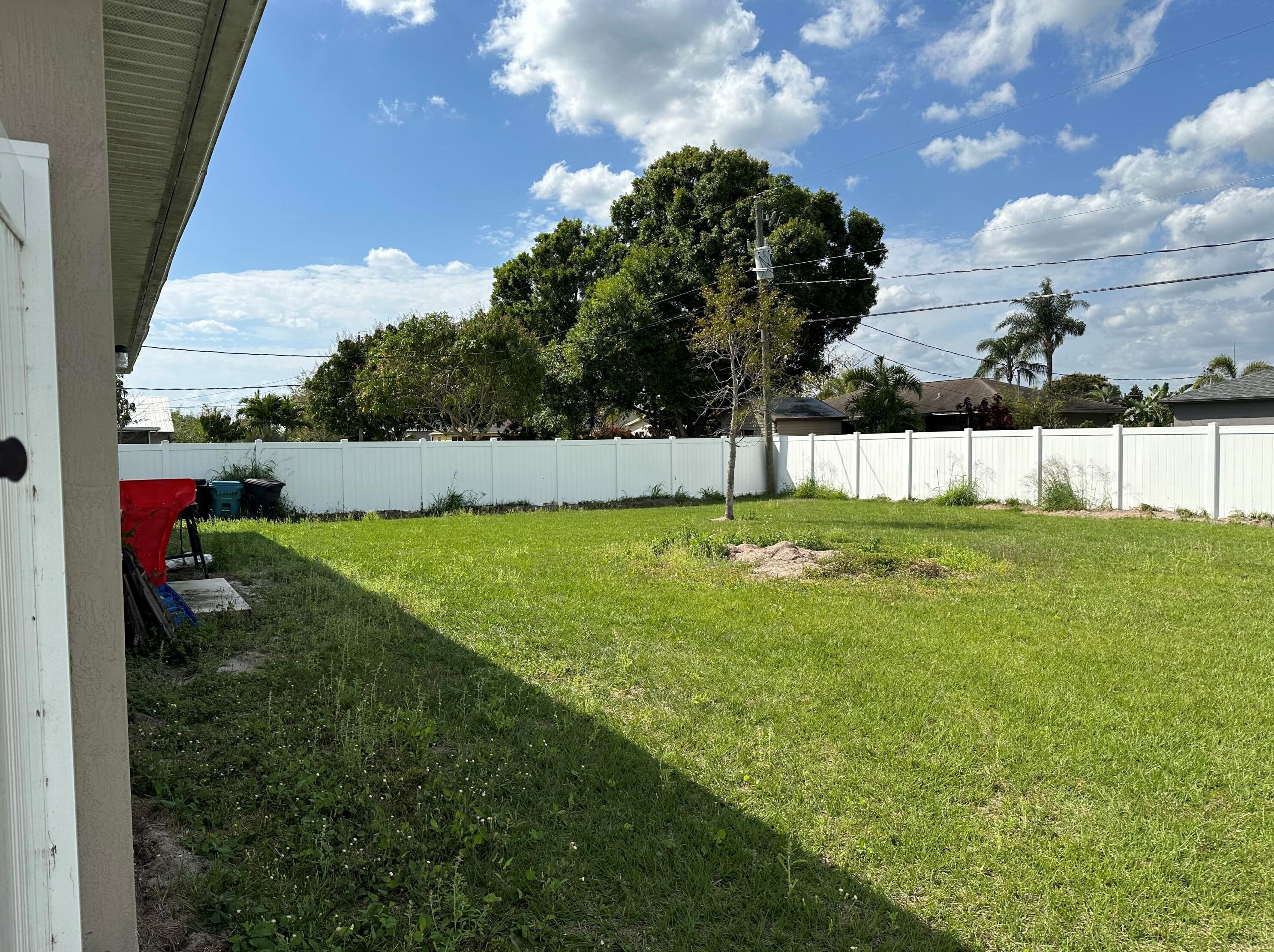 737 Bayard Ave, Fort Pierce, FL 34983-1071