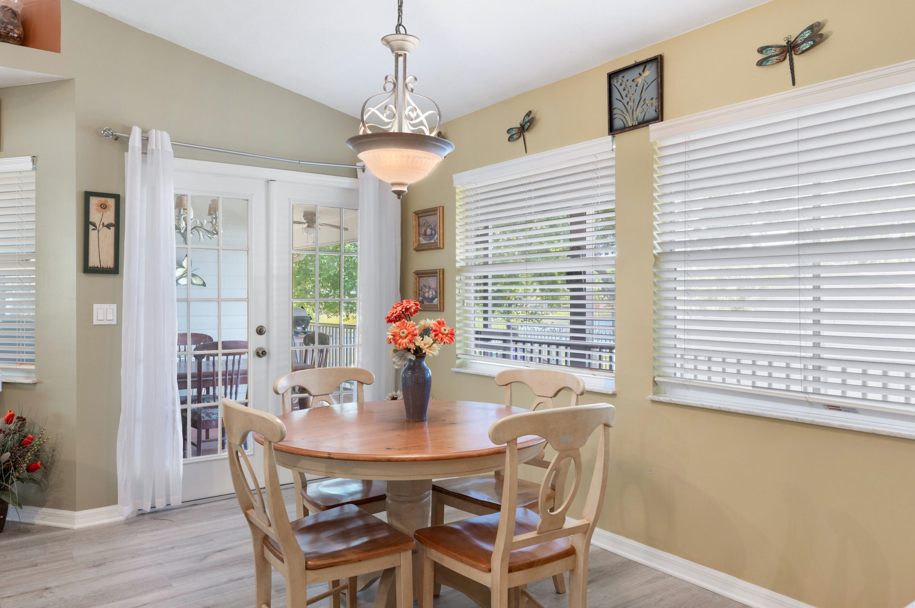 8805 Coquina Ave, Fort Pierce FL 34951-1088 exterior