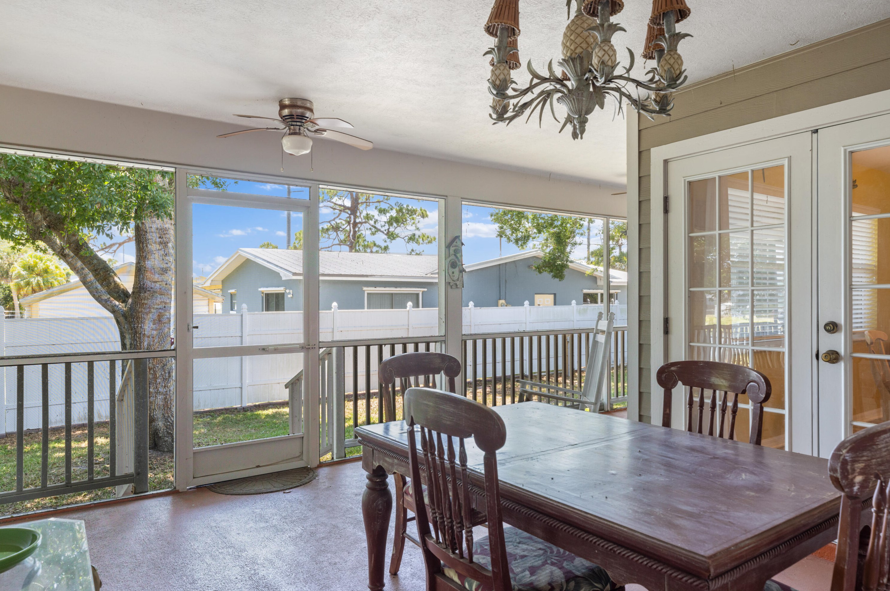 8805 Coquina Ave, Fort Pierce FL 34951-1088 exterior