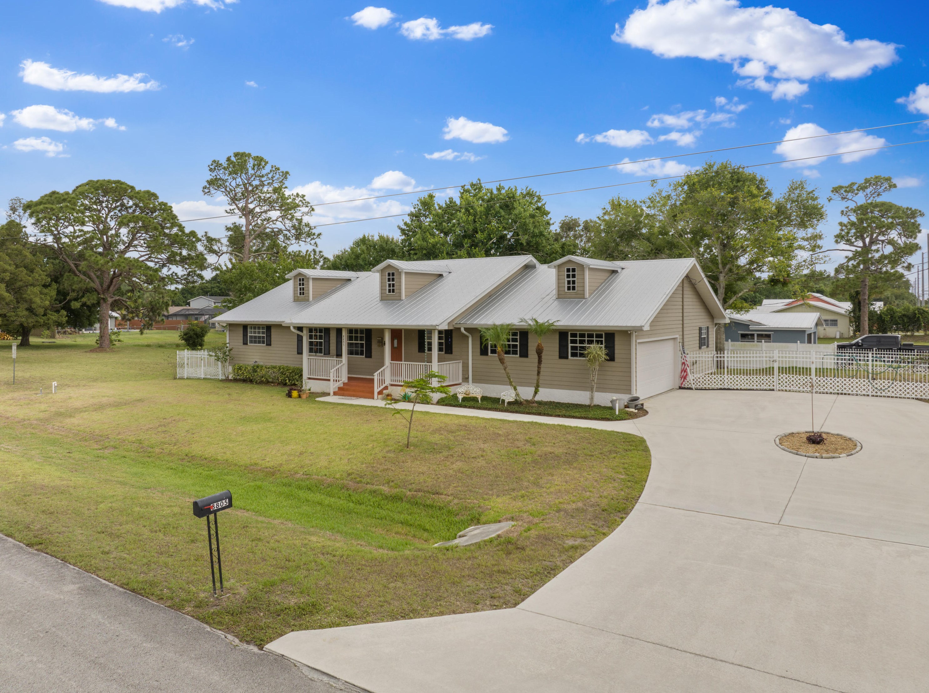 8805 Coquina Ave, Fort Pierce, FL 34951-1052