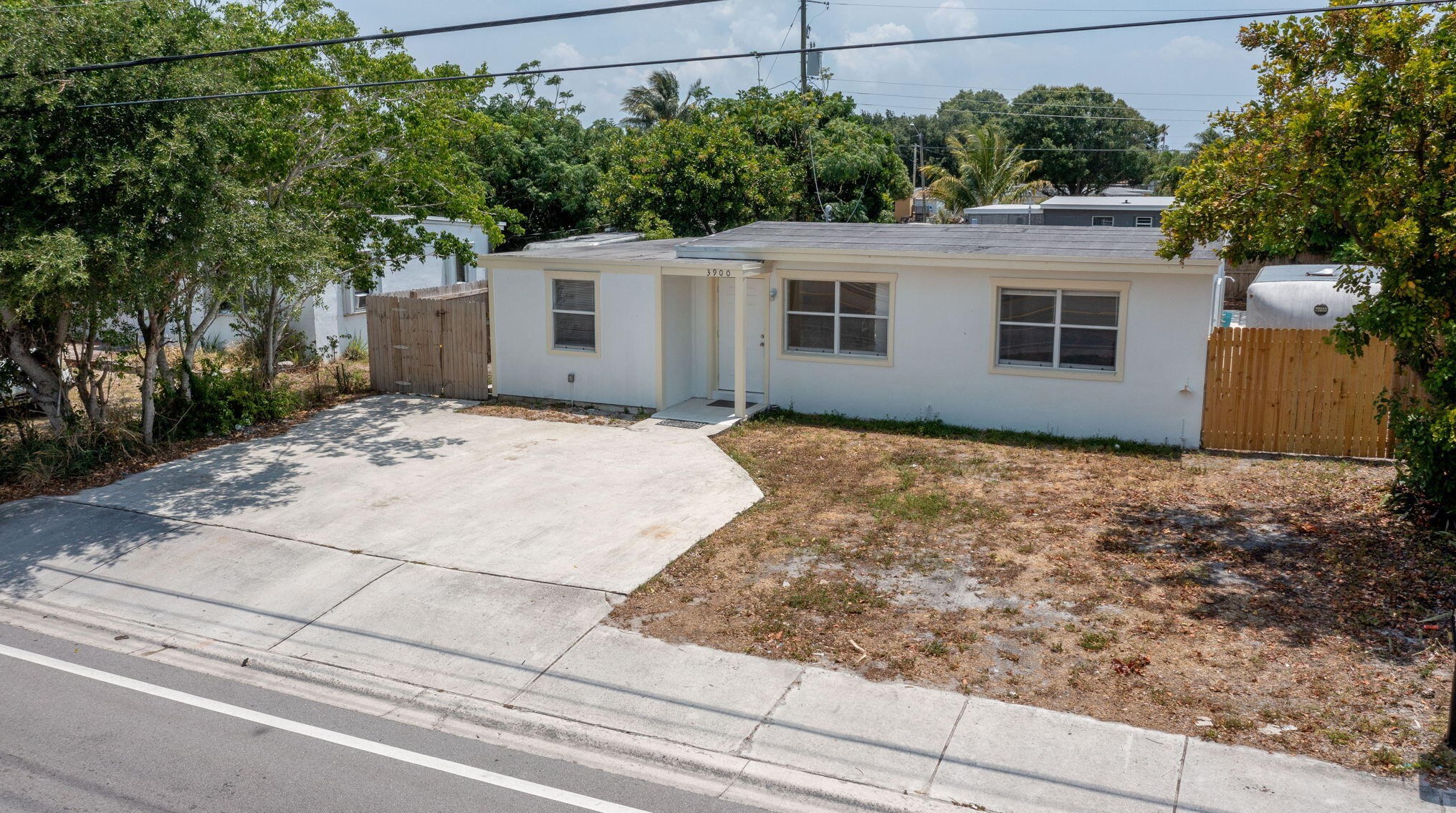 3900 Seacrest Blvd, Lake Worth, FL 33462