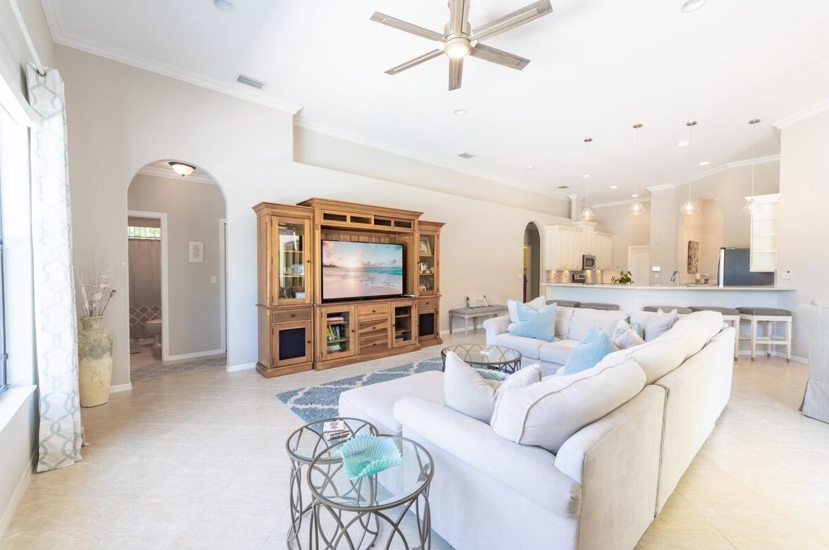 6795 Calumet Cir, Lake Worth FL 33467-7001 exterior