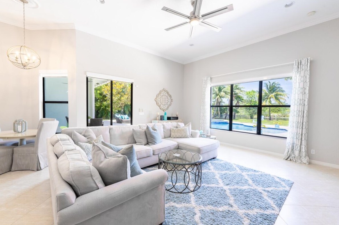 6795 Calumet Cir, Lake Worth FL 33467-7001 exterior