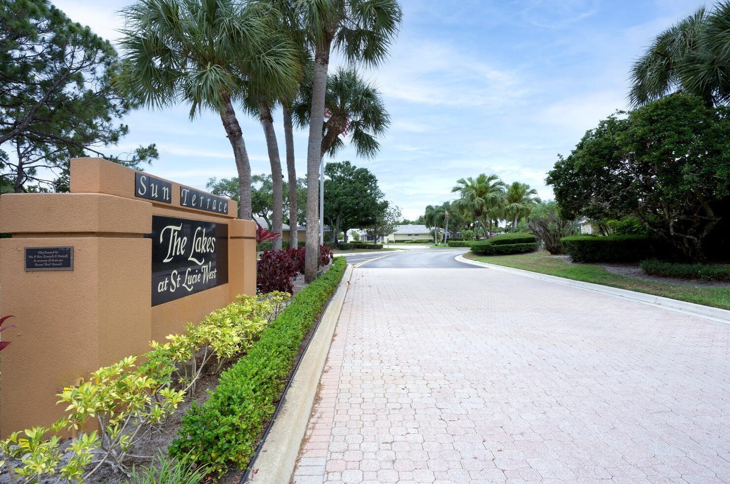 1242 Sun Terrace Cir, Fort Pierce FL  34986-1807 exterior