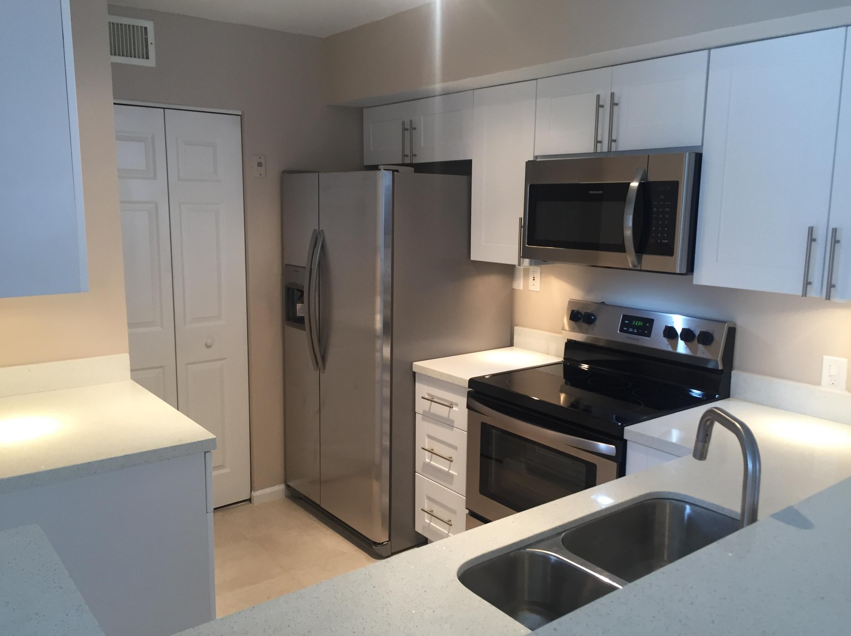 7832 Sonoma Springs Cir #202, Lake Worth, FL 33463