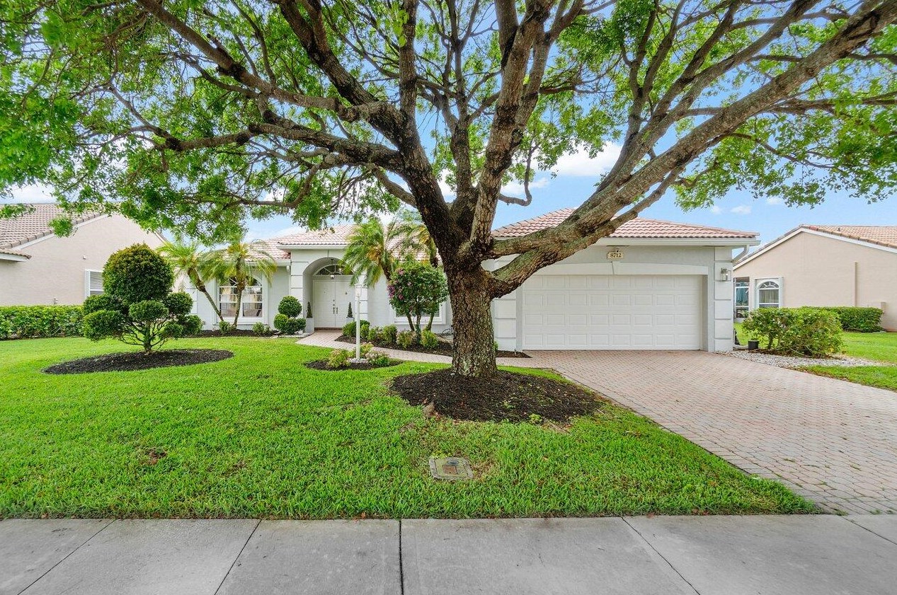 8712 Grassy Isle Trl, Lake Worth, FL 33467-1737
