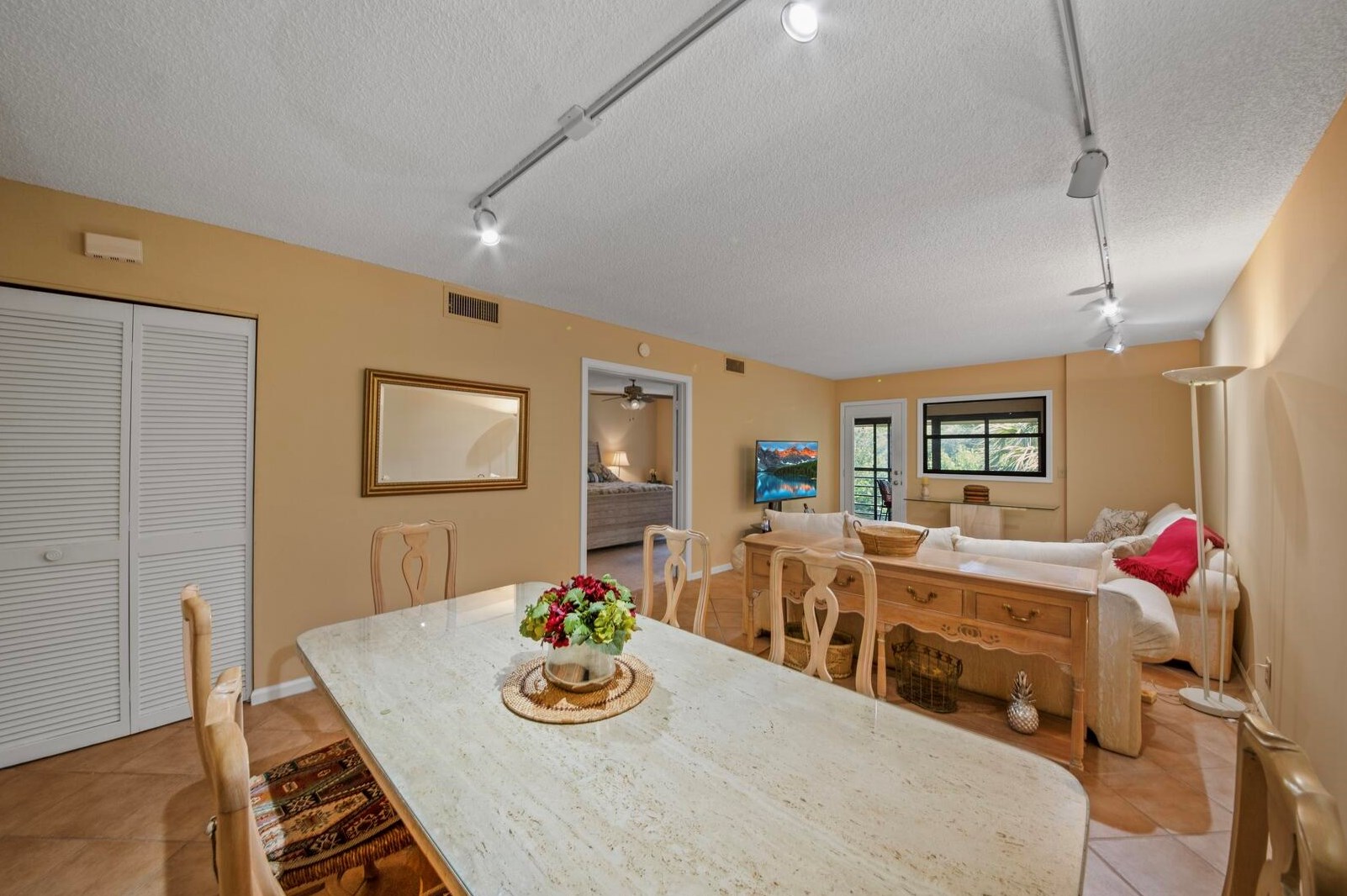 10173 Mangrove Dr, Boynton Beach, FL 33437-1326