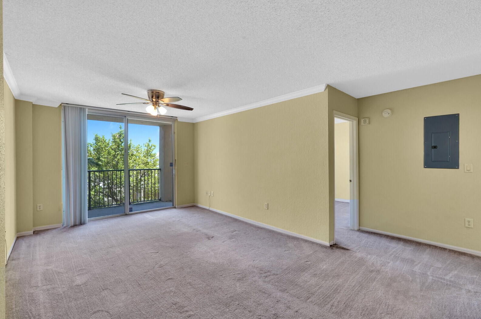 1801 N Flagler Dr Apt 330, West Palm Beach, FL 33401