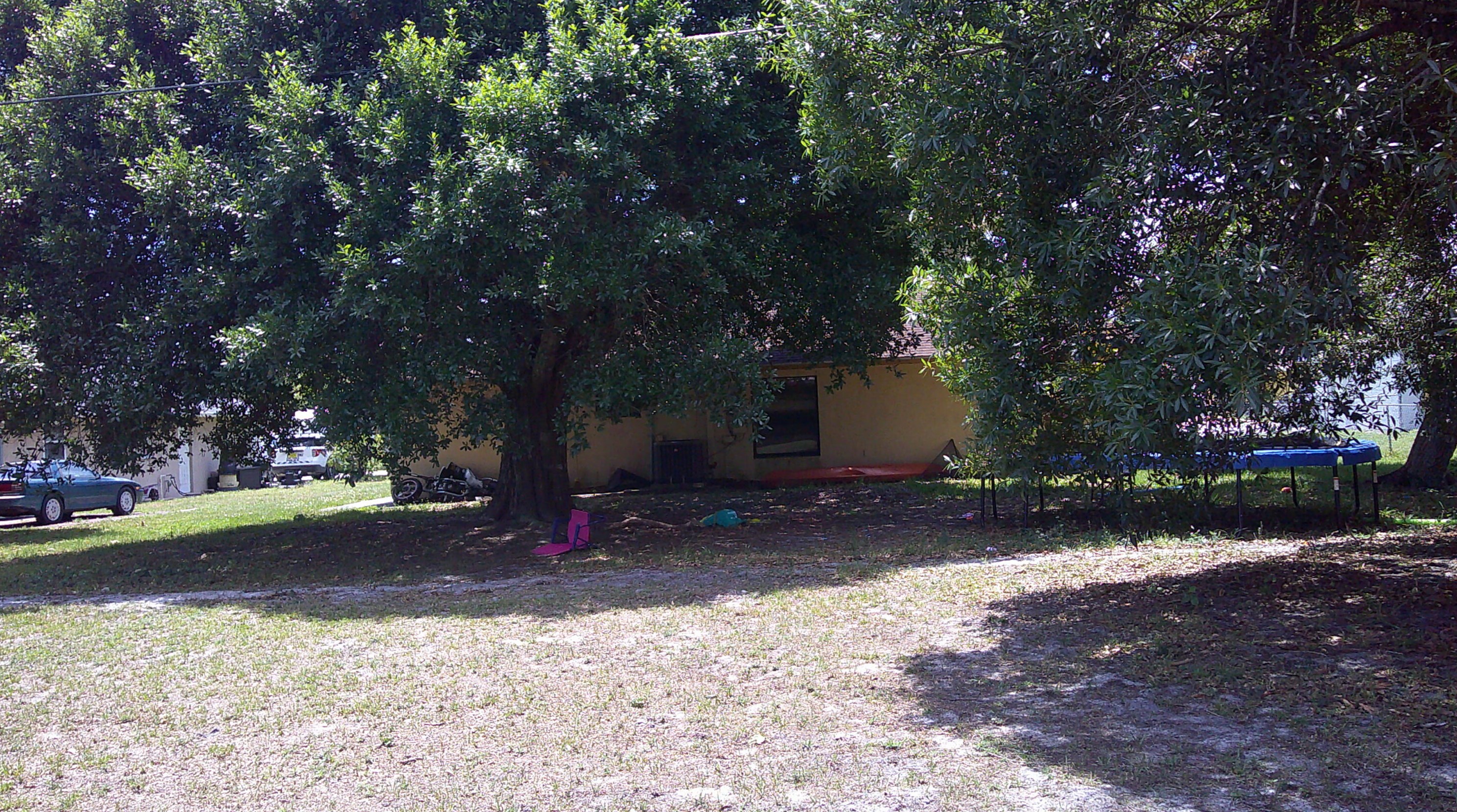 1490 Grapeland Ave, Fort Pierce, FL 34952-4940