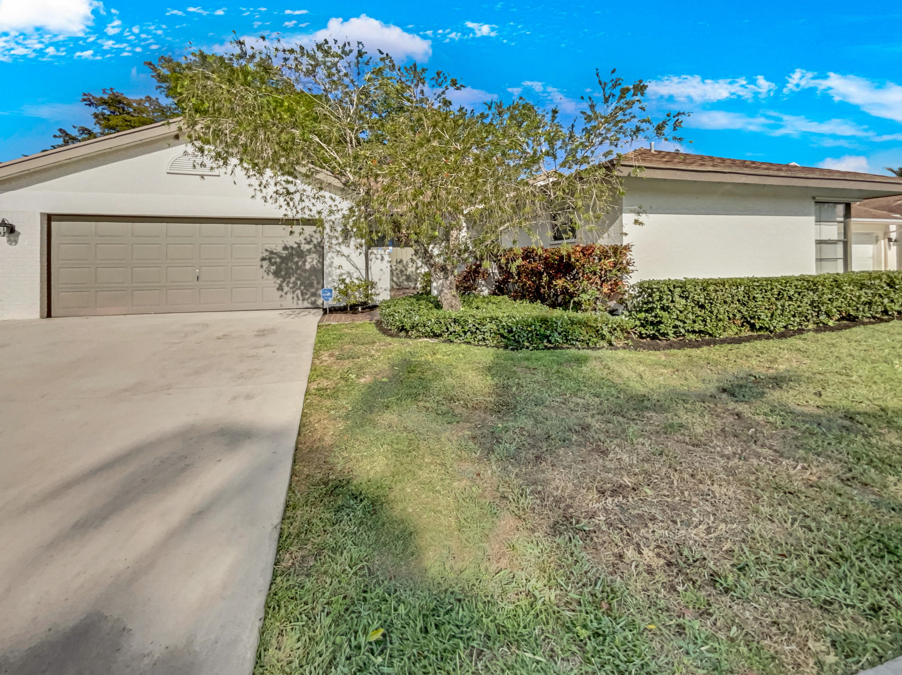 21054 Country Crk Dr, Boca Raton FL 33428-1147 exterior