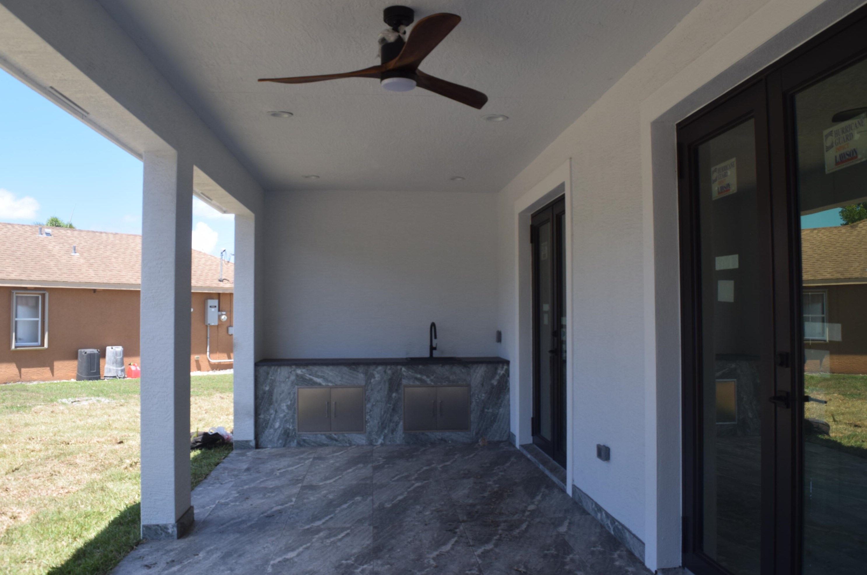 5381 Dell Ct, Fort Pierce FL 34986-2746 exterior