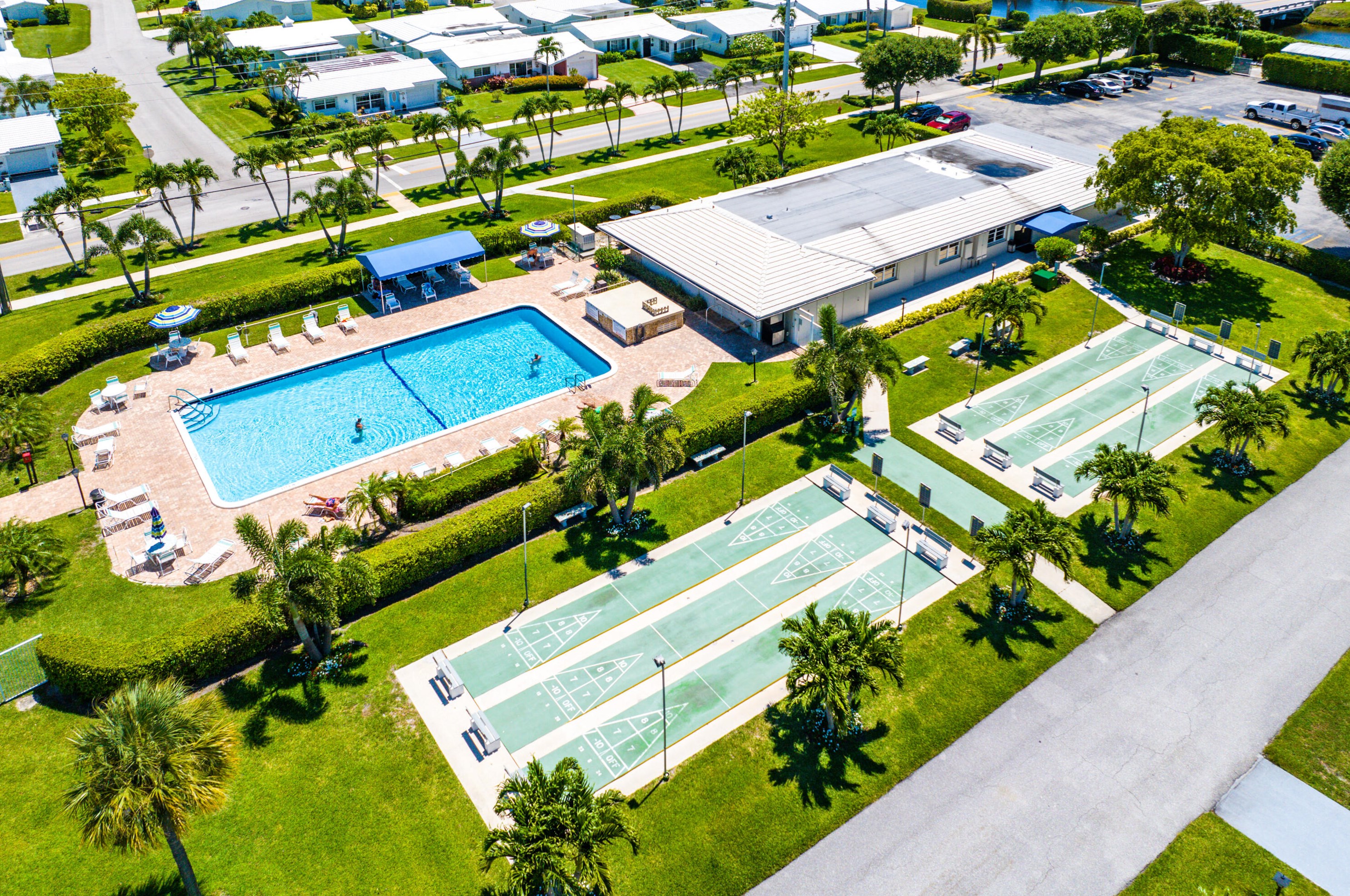 120 Leisureville Blvd, Boynton Beach FL 33426-4351 exterior