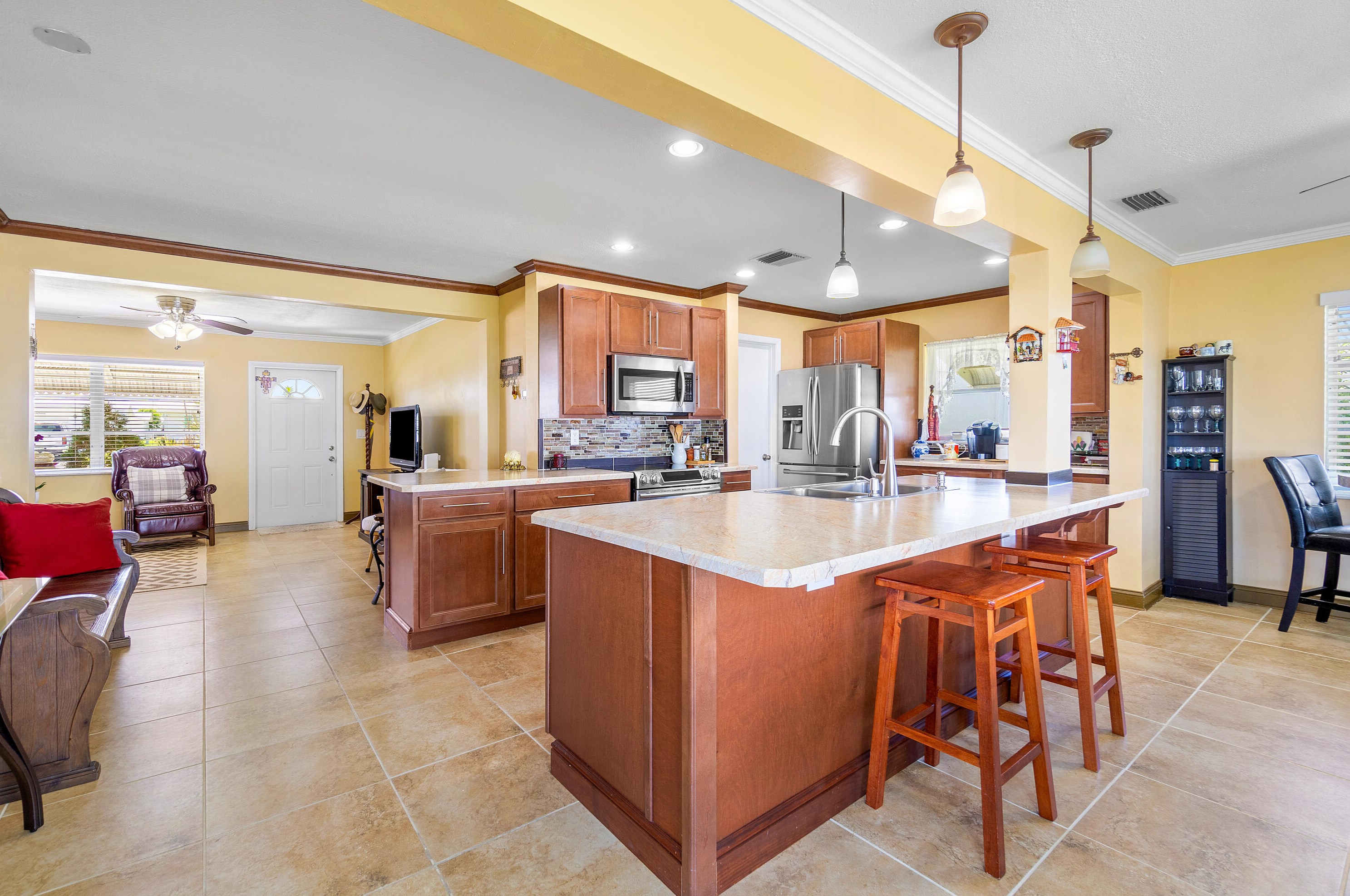 120 Leisureville Blvd, Boynton Beach FL 33426-4351 exterior