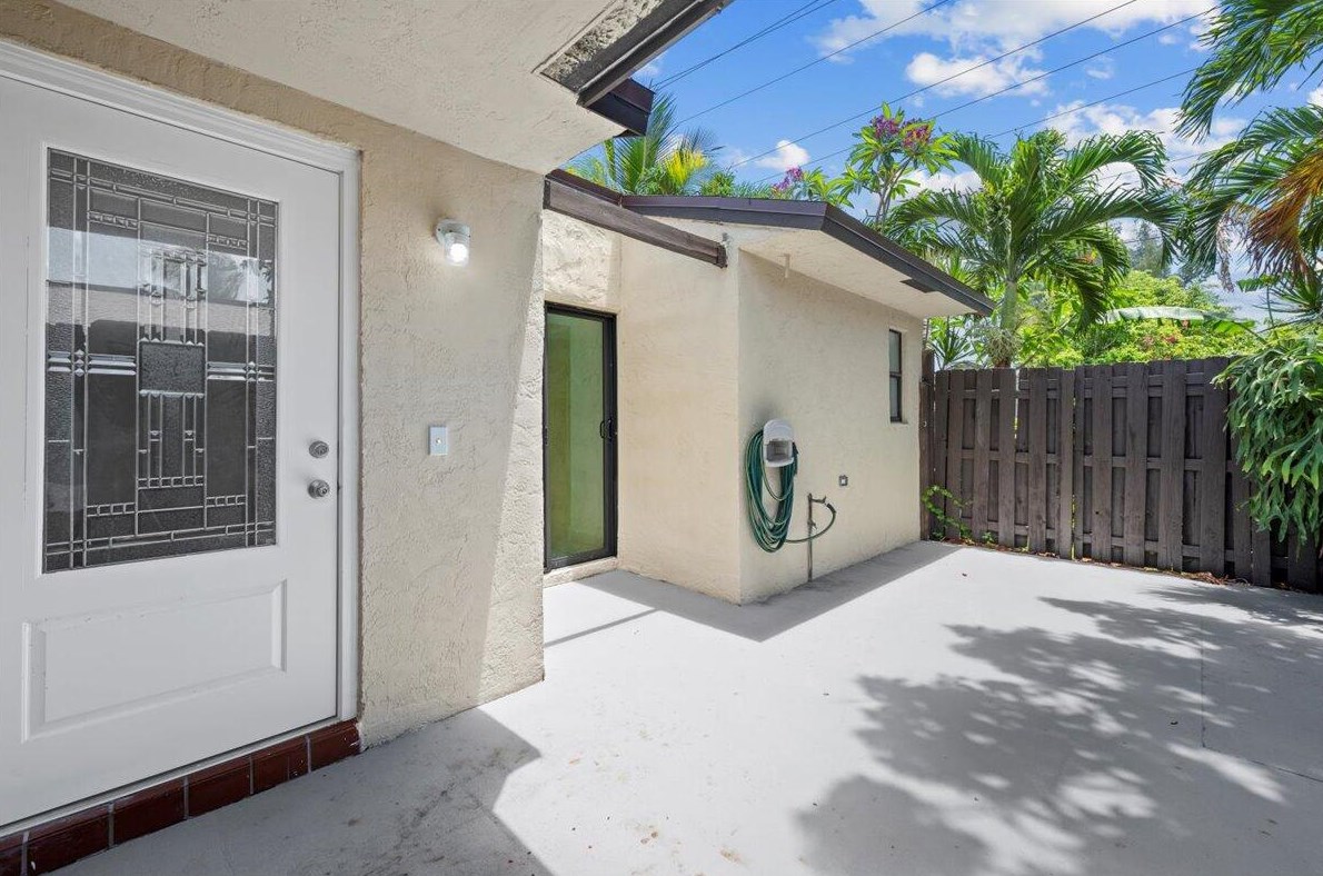 2804 Waterview Cir, Lake Worth, FL 33461