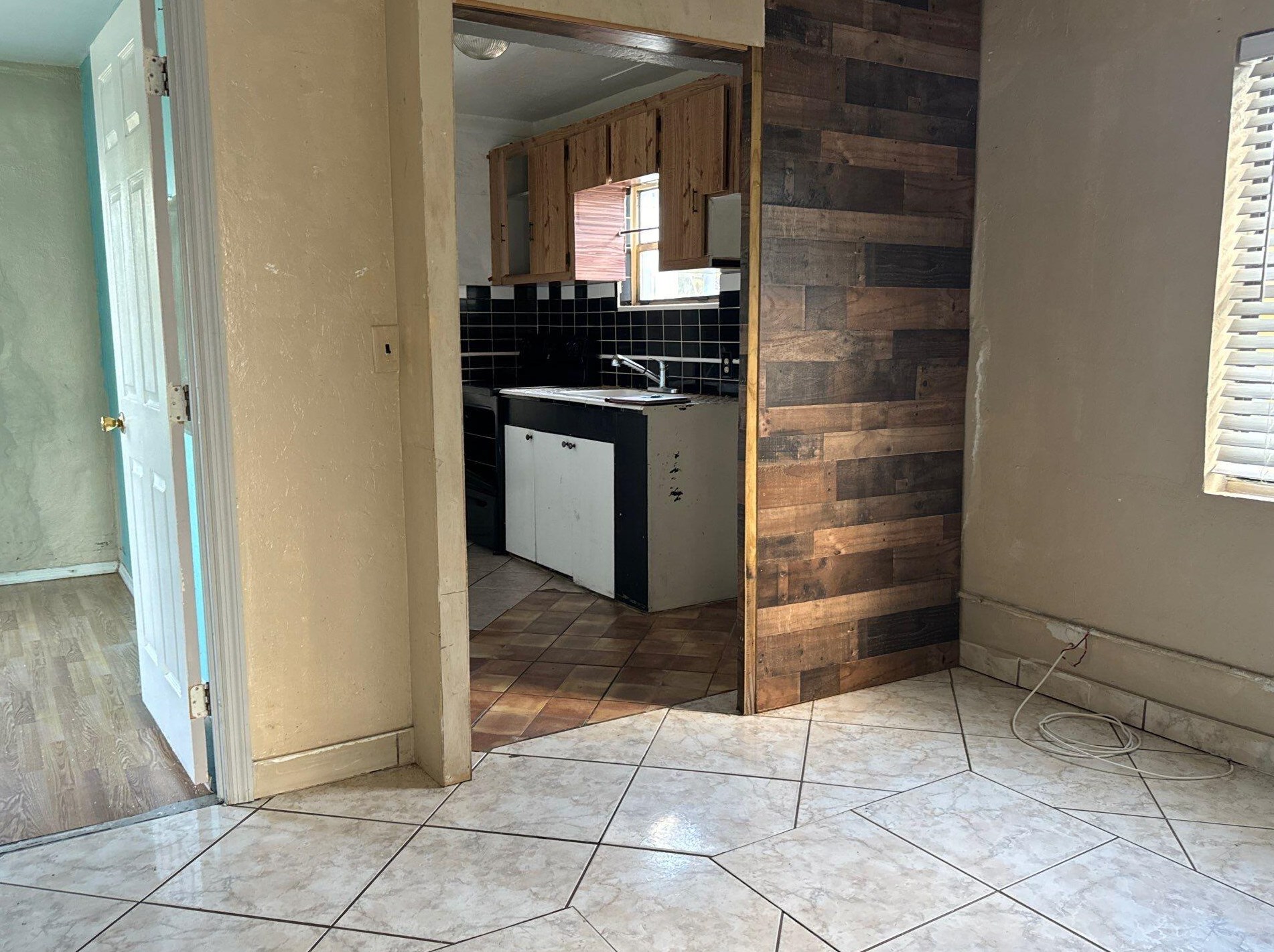 1410 S J St, Lake Worth, FL 33460