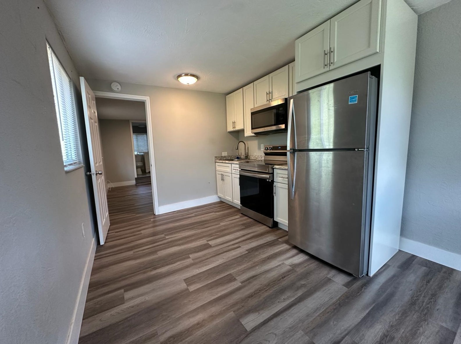 6770 Park St, Hollywood, FL 33024-3933