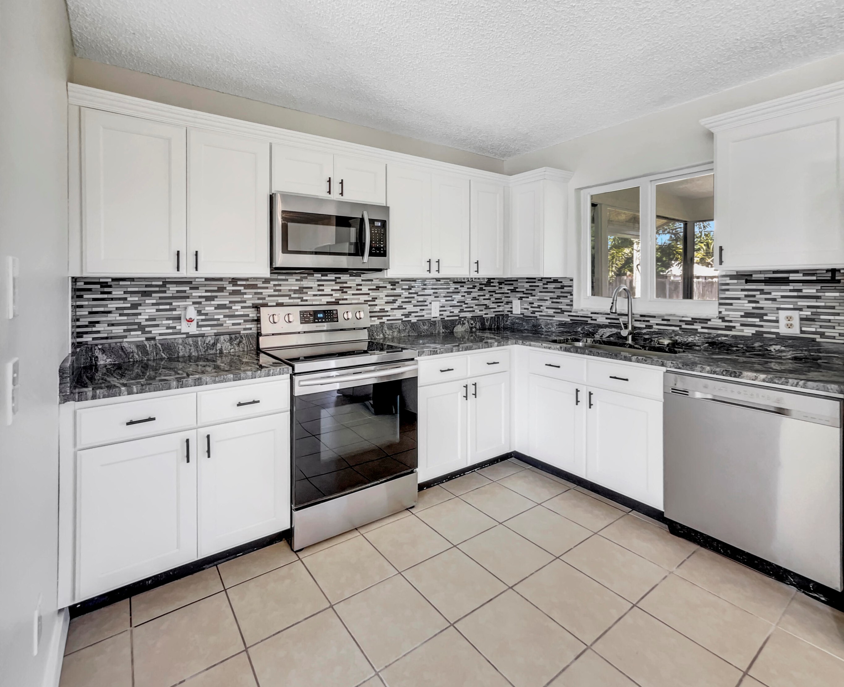 2419 Marseille St, Fort Pierce, FL 34952-7282