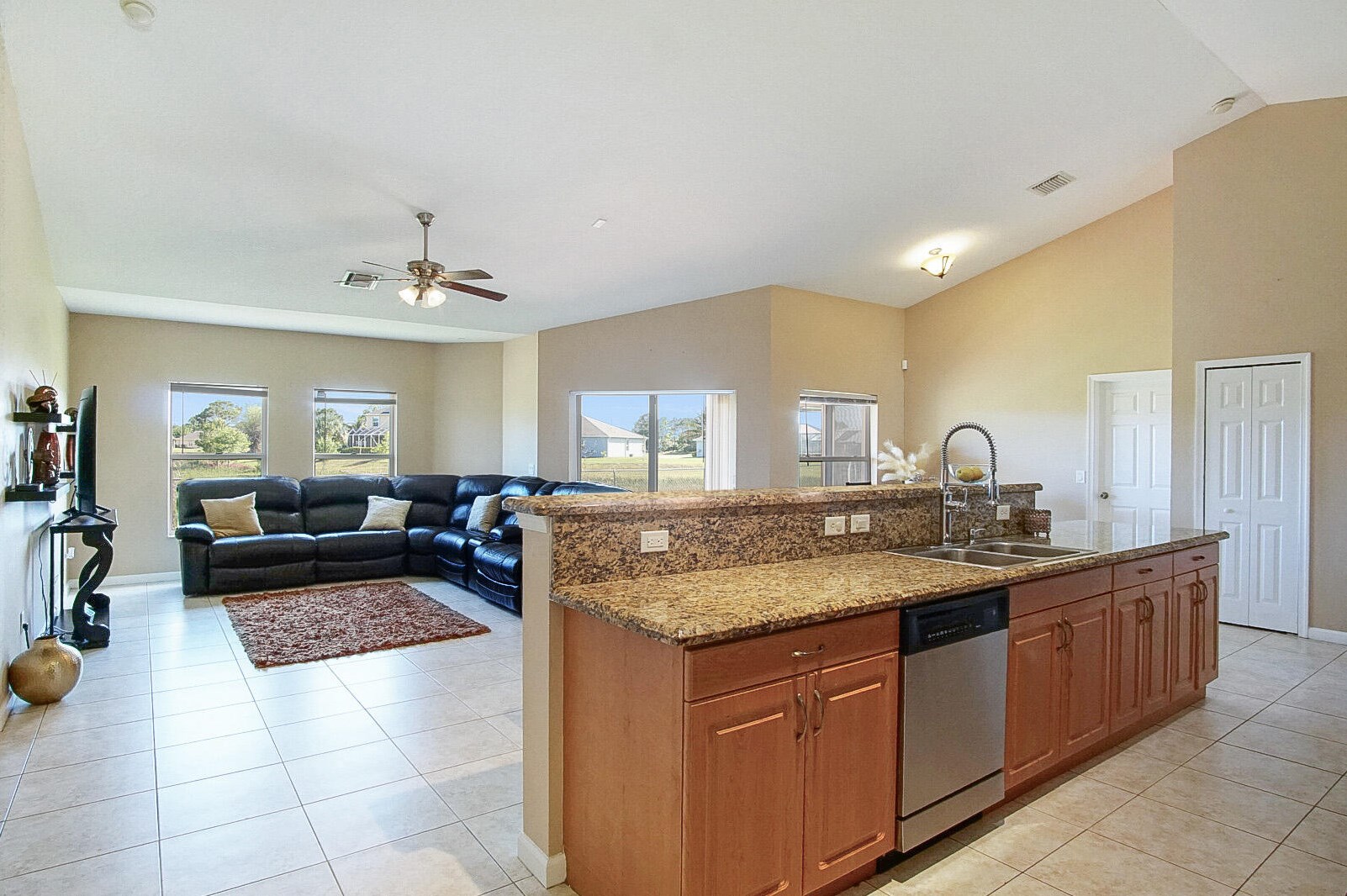 5889 Files Ct, Fort Pierce, FL 34986-4156