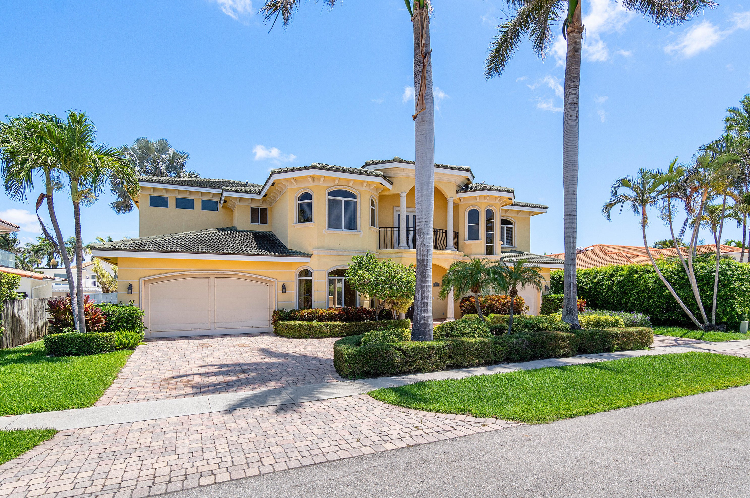 879 Ne Orchid Bay Dr, Boca Raton, FL 33487