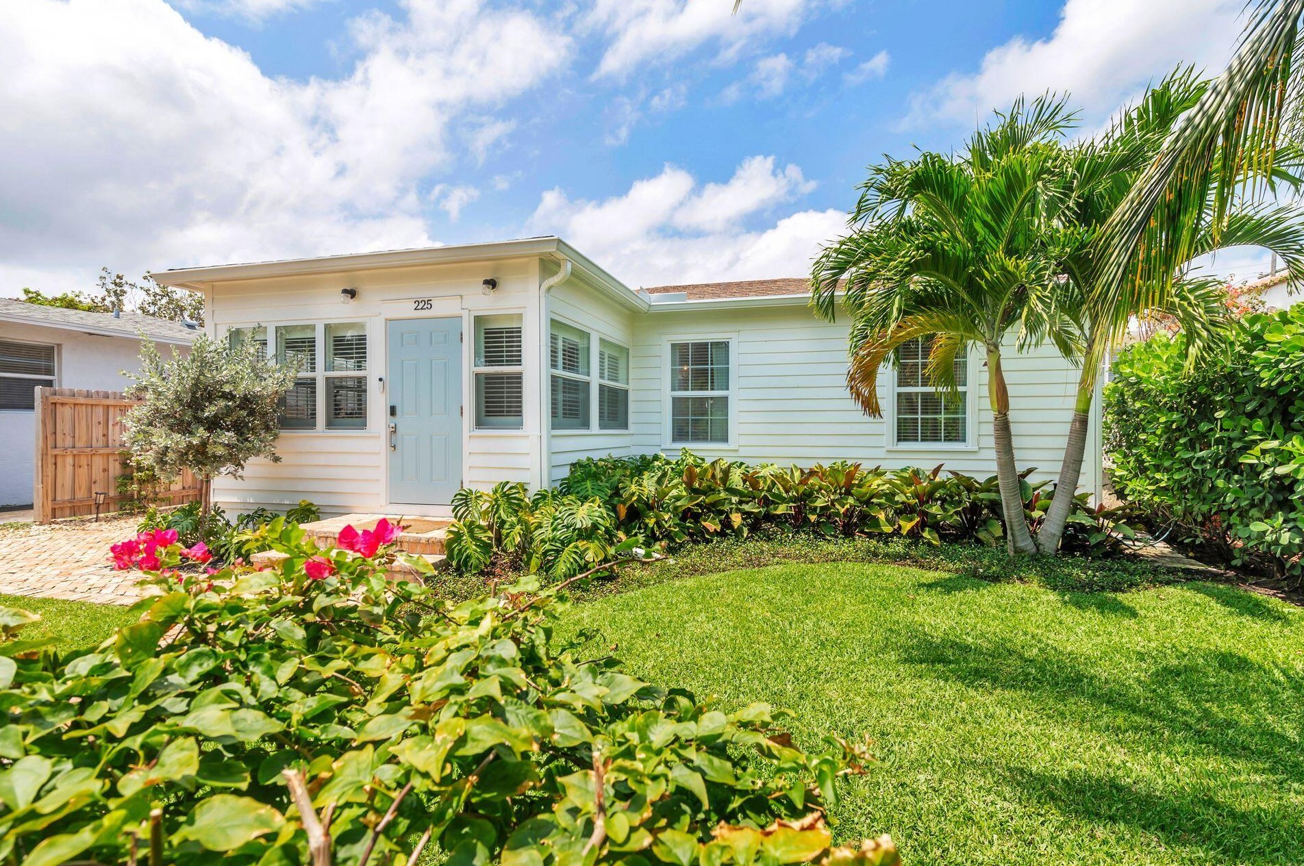 225 Greymon Dr, West Palm Beach, FL 33405-1919