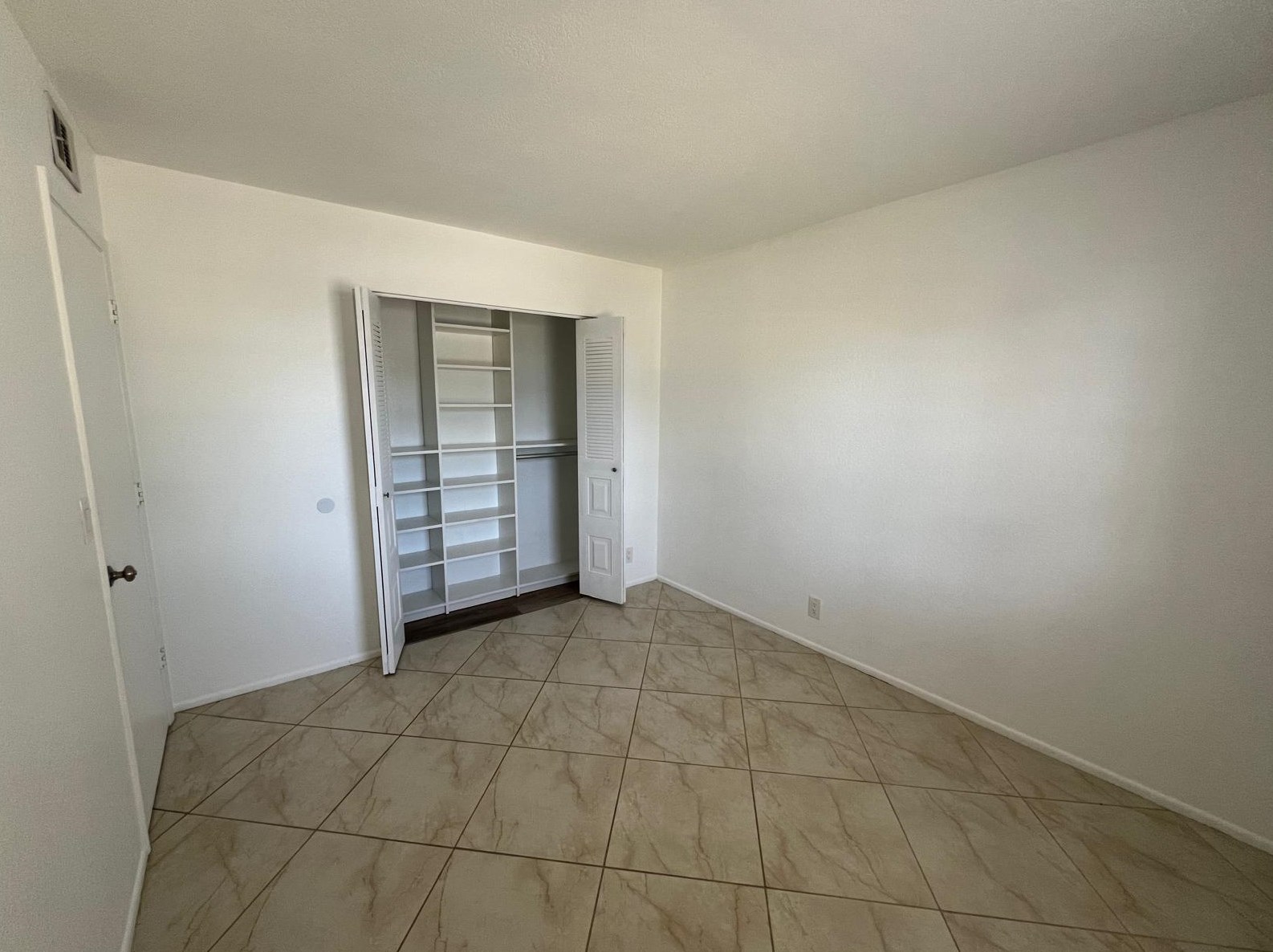 1516 Royal Green Cir, Fort Pierce FL  34952-7624 exterior