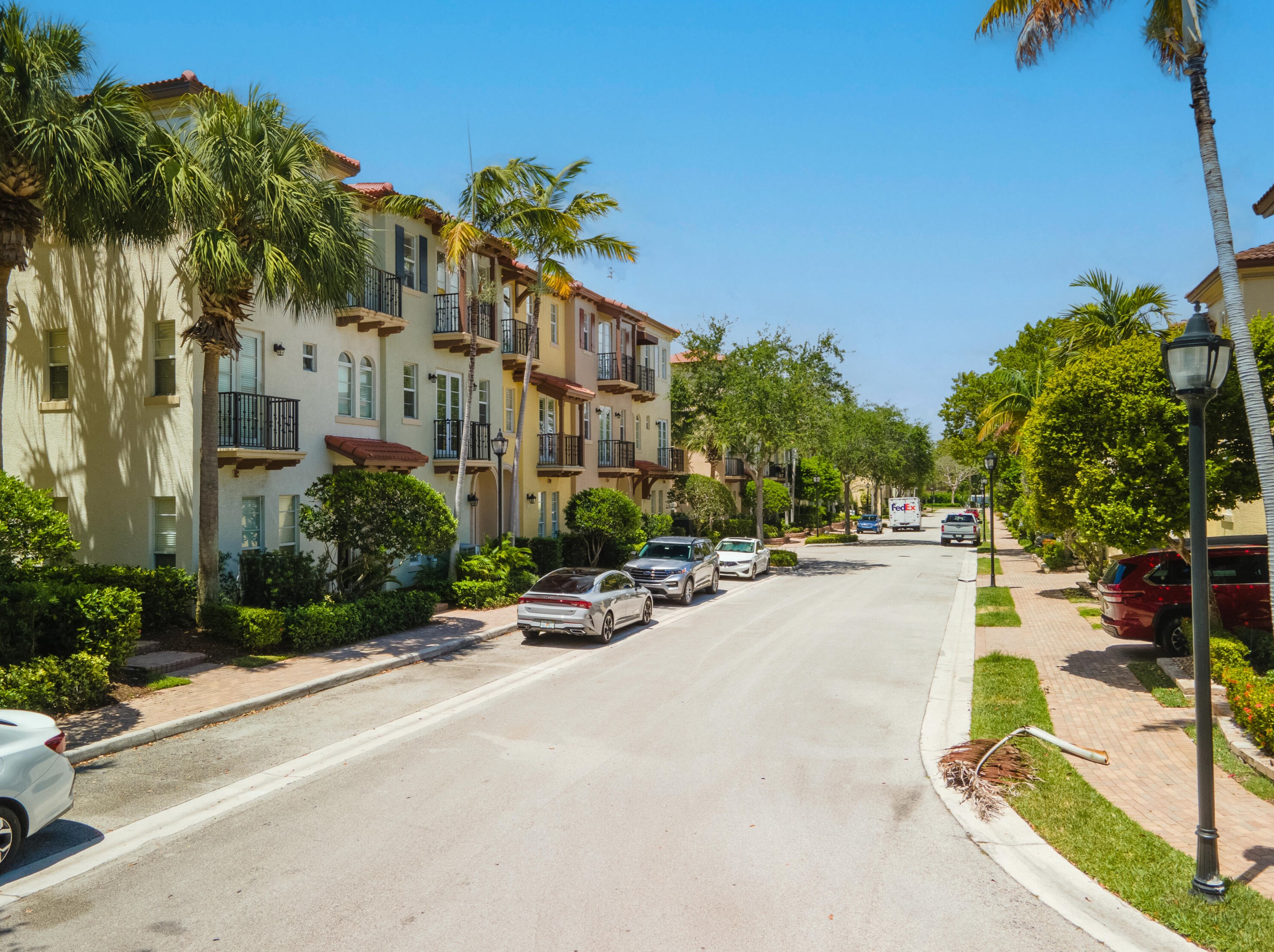 15 Via Floresta Dr, Boca Raton FL 33487-1579 exterior