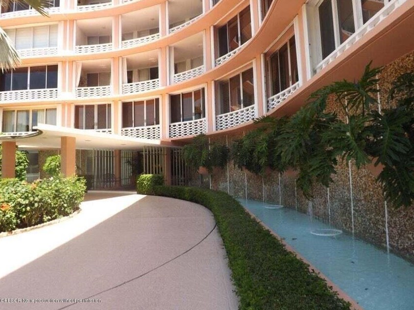 315 Lake Dr, Palm Beach, FL 33480-4525