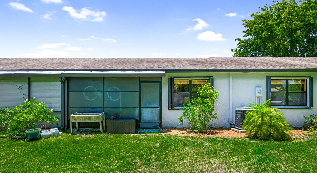 76 Westecunk Dr, West Palm Beach FL  33411-8252 exterior