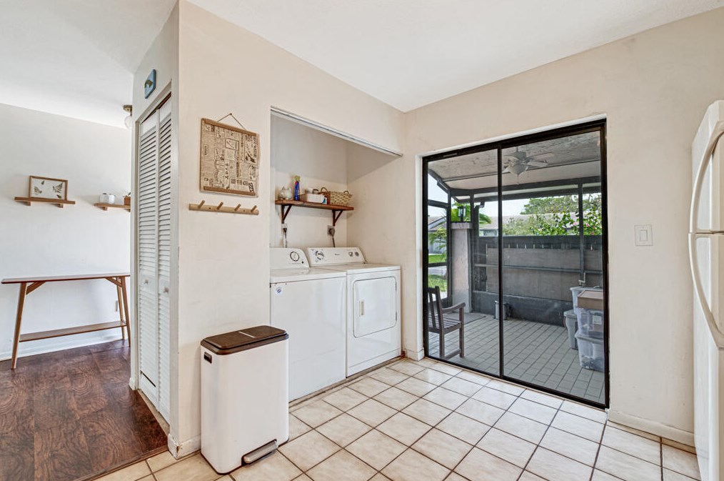 76 Westecunk Dr, West Palm Beach FL  33411-8252 exterior