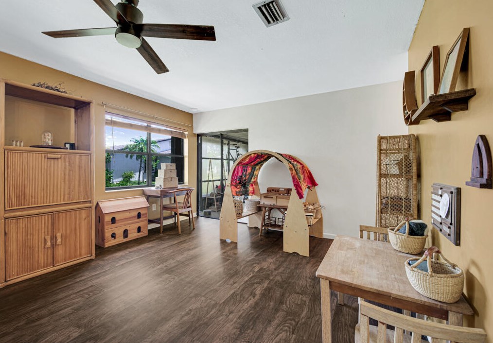 76 Westecunk Dr, West Palm Beach FL  33411-8252 exterior