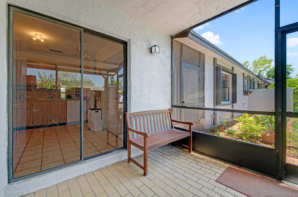 76 Westecunk Dr, West Palm Beach FL  33411-8252 exterior