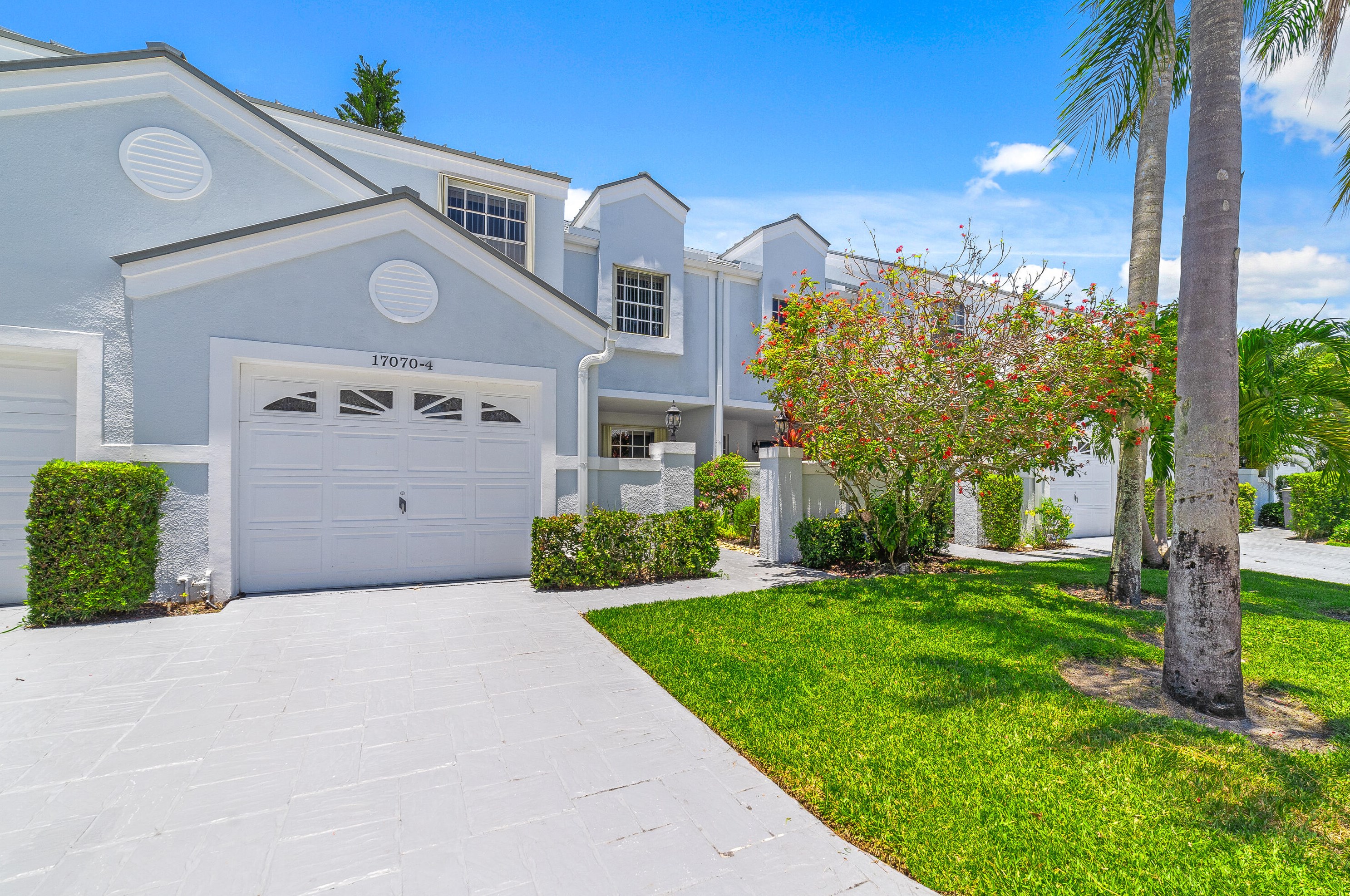 17070 Boca Club Blvd, Boca Raton, FL 33487-1084