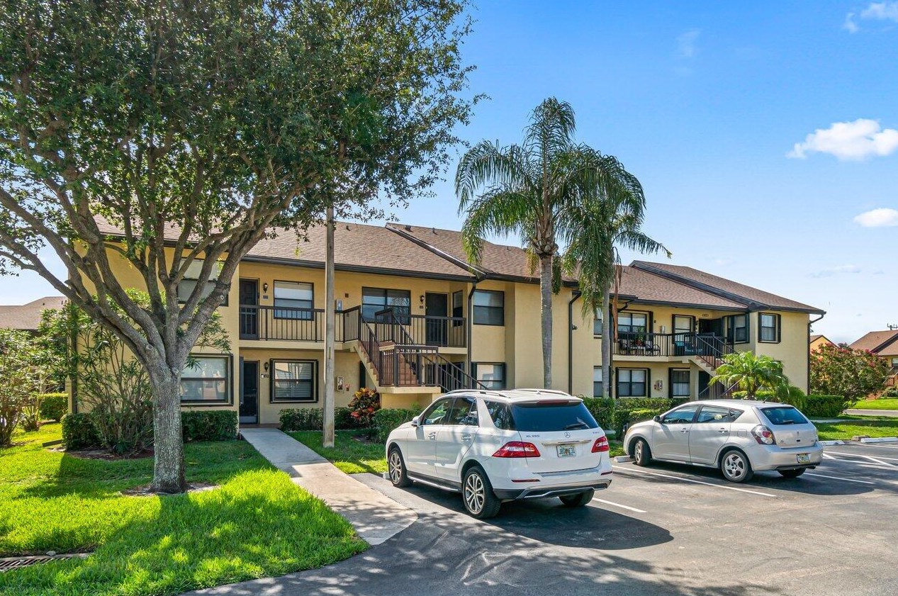 4711 Lucerne Lakes Blvd E #202, Lake Worth, FL 33467
