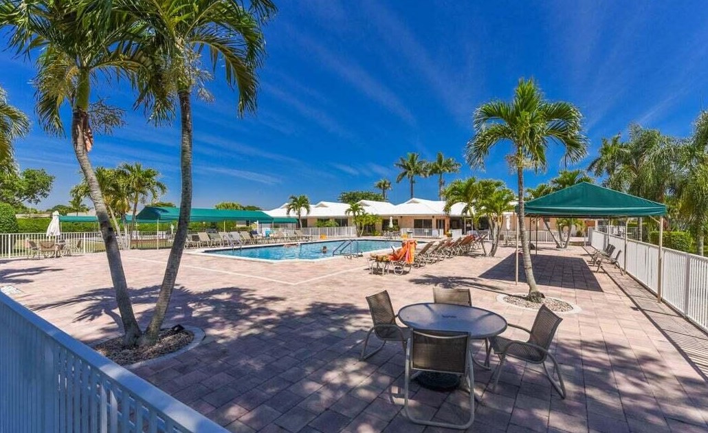 20872 Covington, Boca Raton FL 33433-1812 exterior