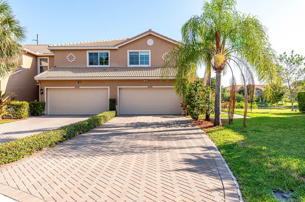 4290 Colony View Dr, Lake Worth, FL 33463-7842