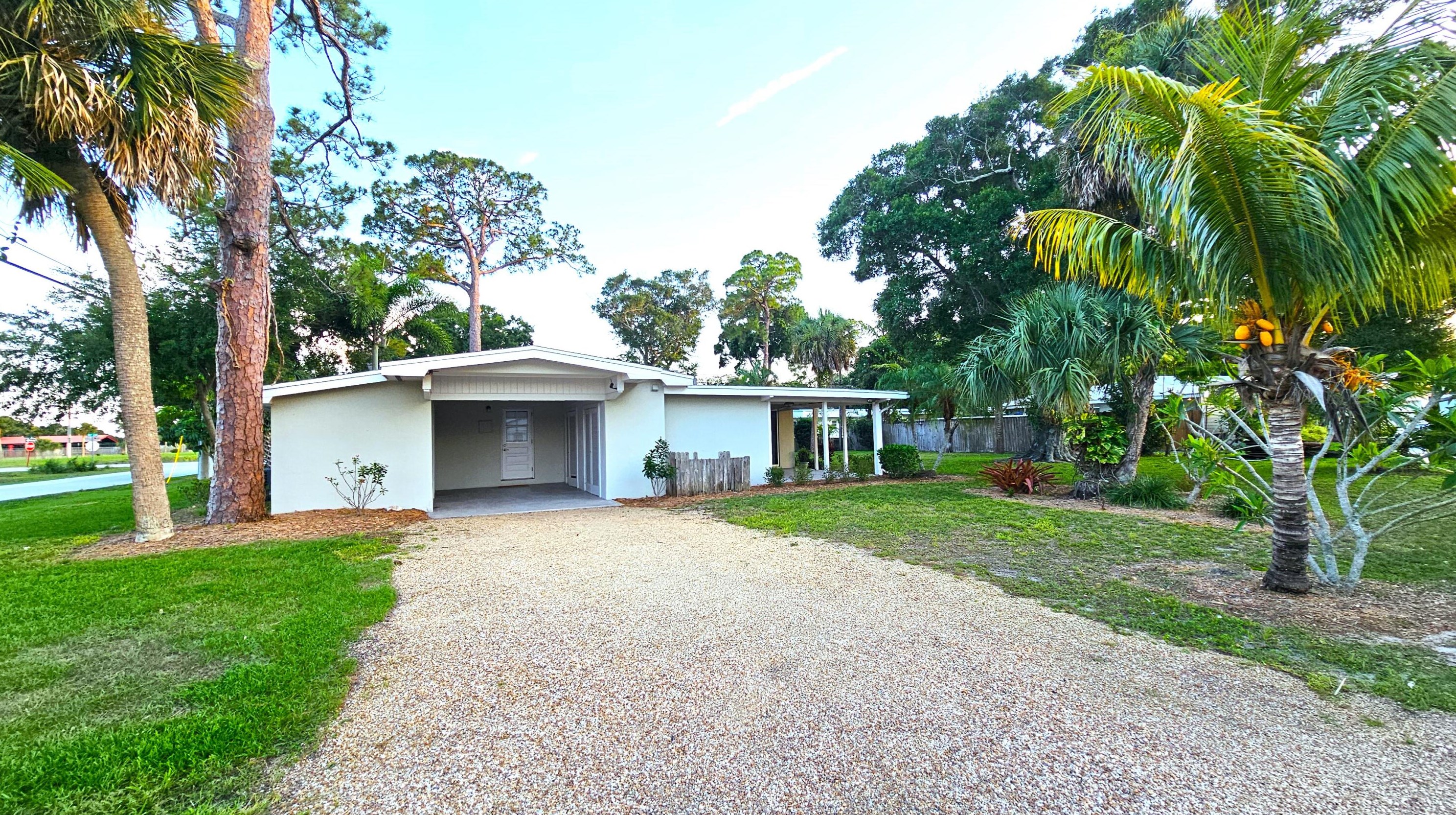 1515 20th Ave, Vero Beach, FL 32960-3669