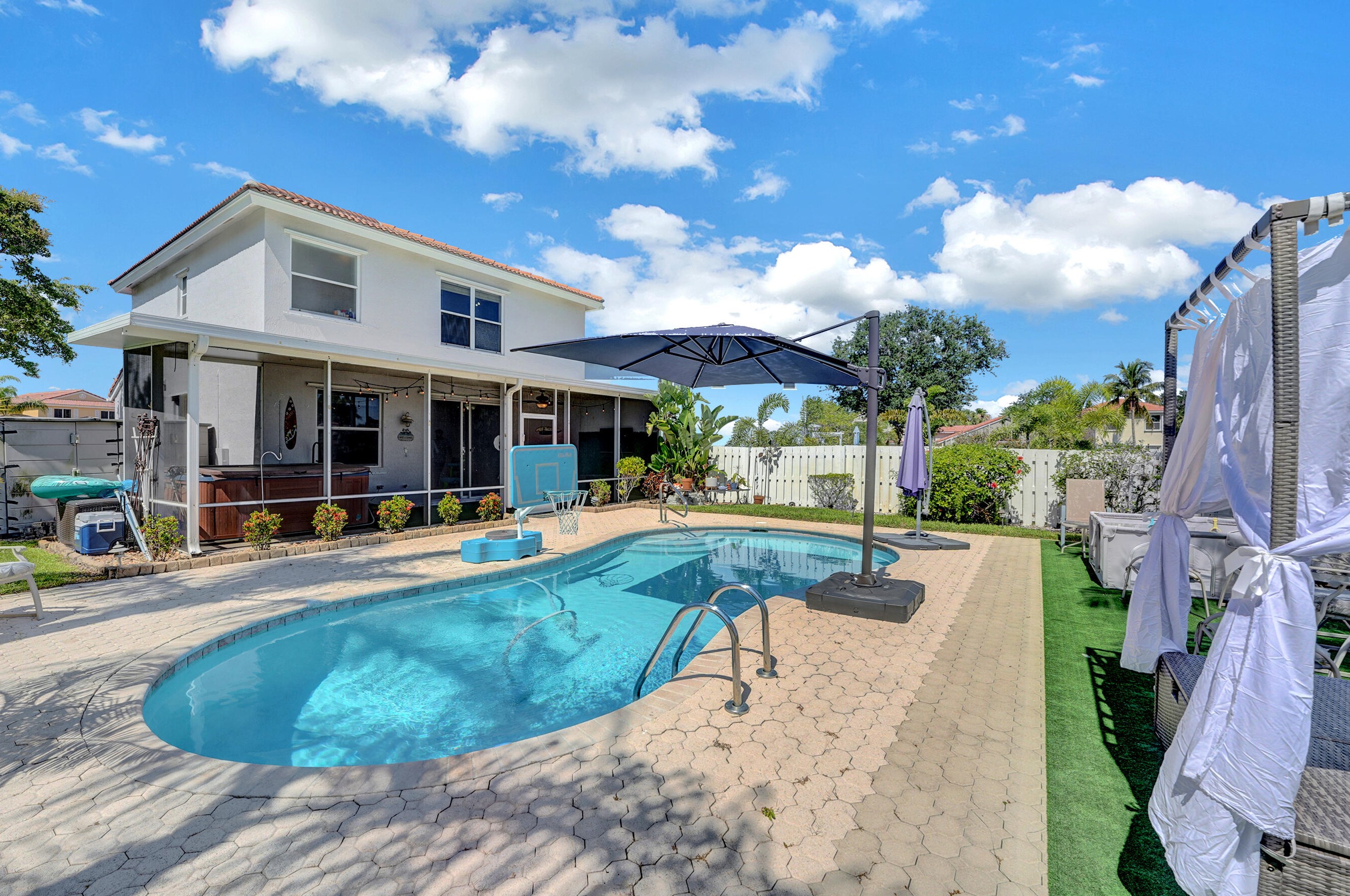 8176 Pelican Harbour Dr, Lake Worth FL  33467-6849 exterior