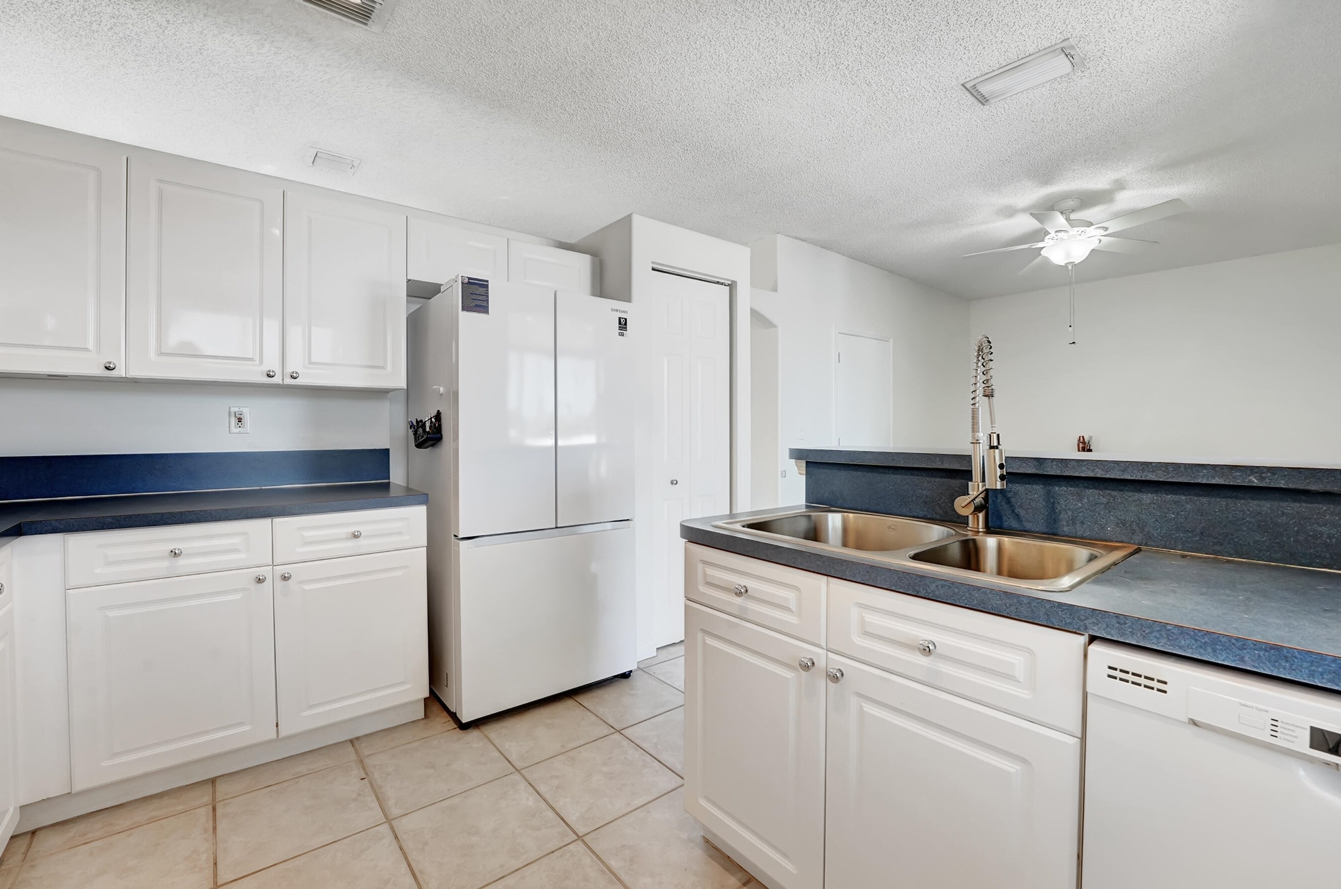 8176 Pelican Harbour Dr, Lake Worth FL  33467-6849 exterior