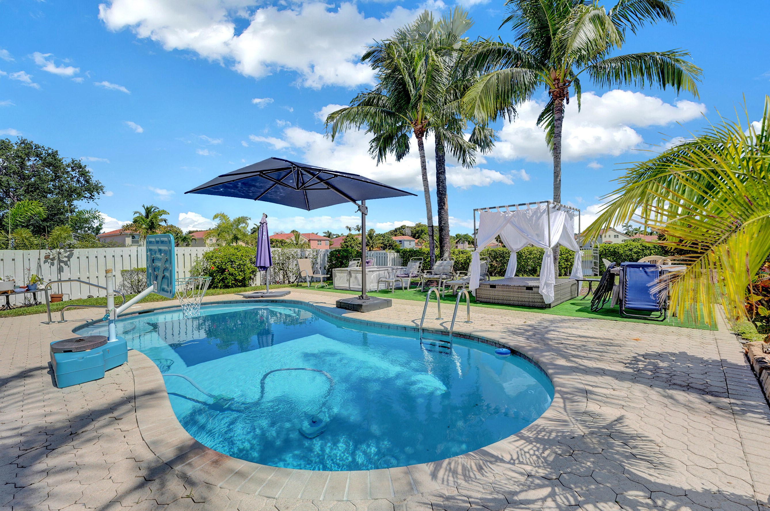 8176 Pelican Harbour Dr, Lake Worth FL  33467-6849 exterior