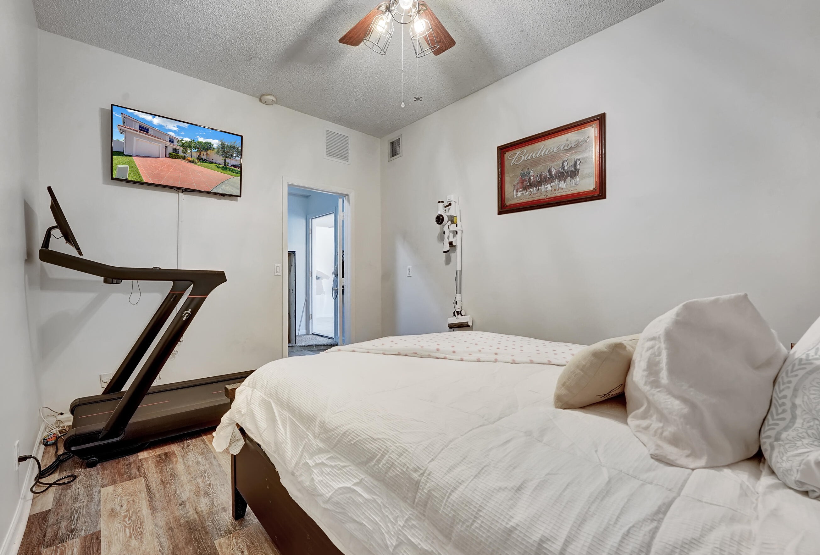 8176 Pelican Harbour Dr, Lake Worth FL  33467-6849 exterior