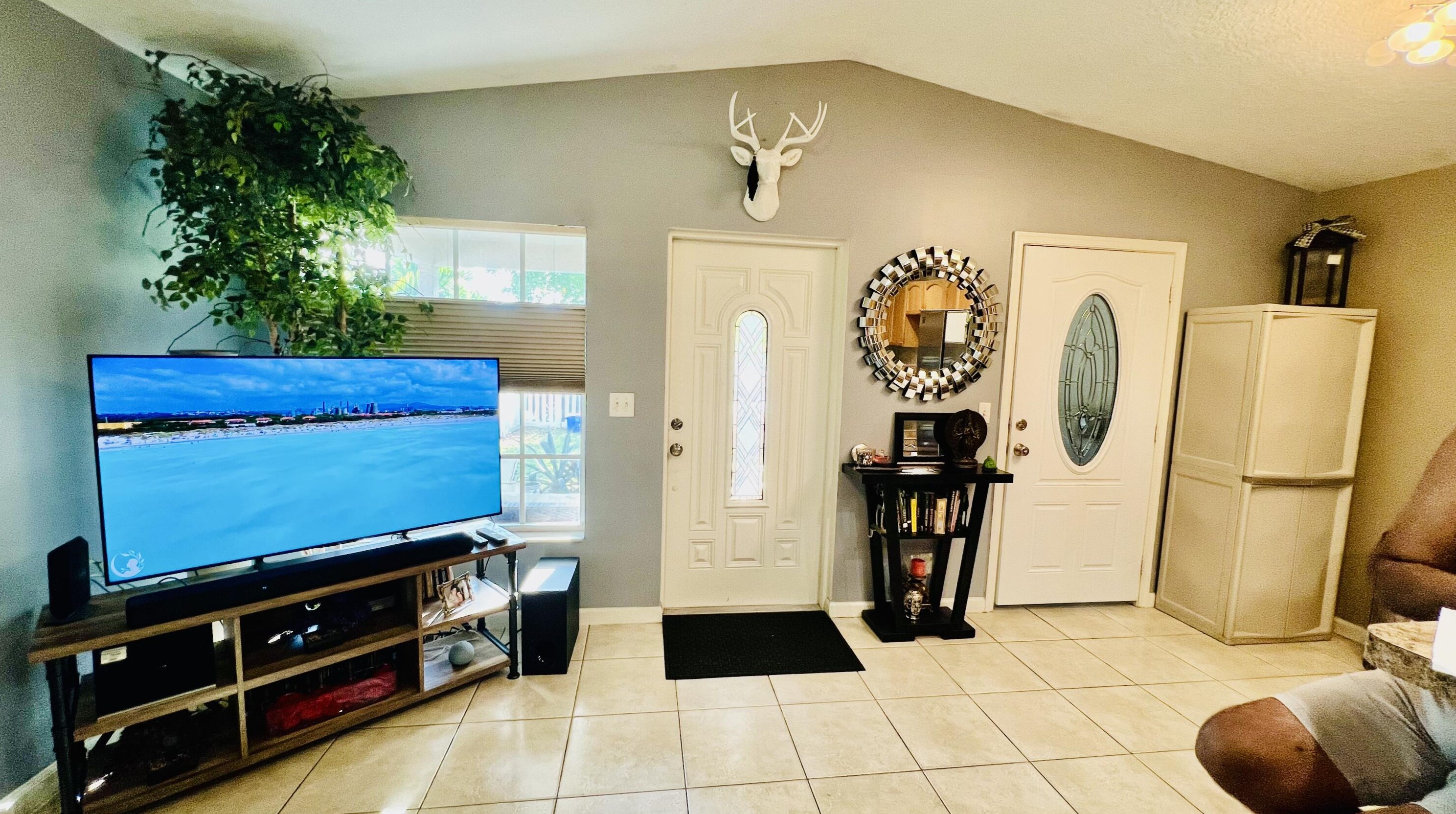 622 D St, Lake Worth FL  33460-2835 exterior