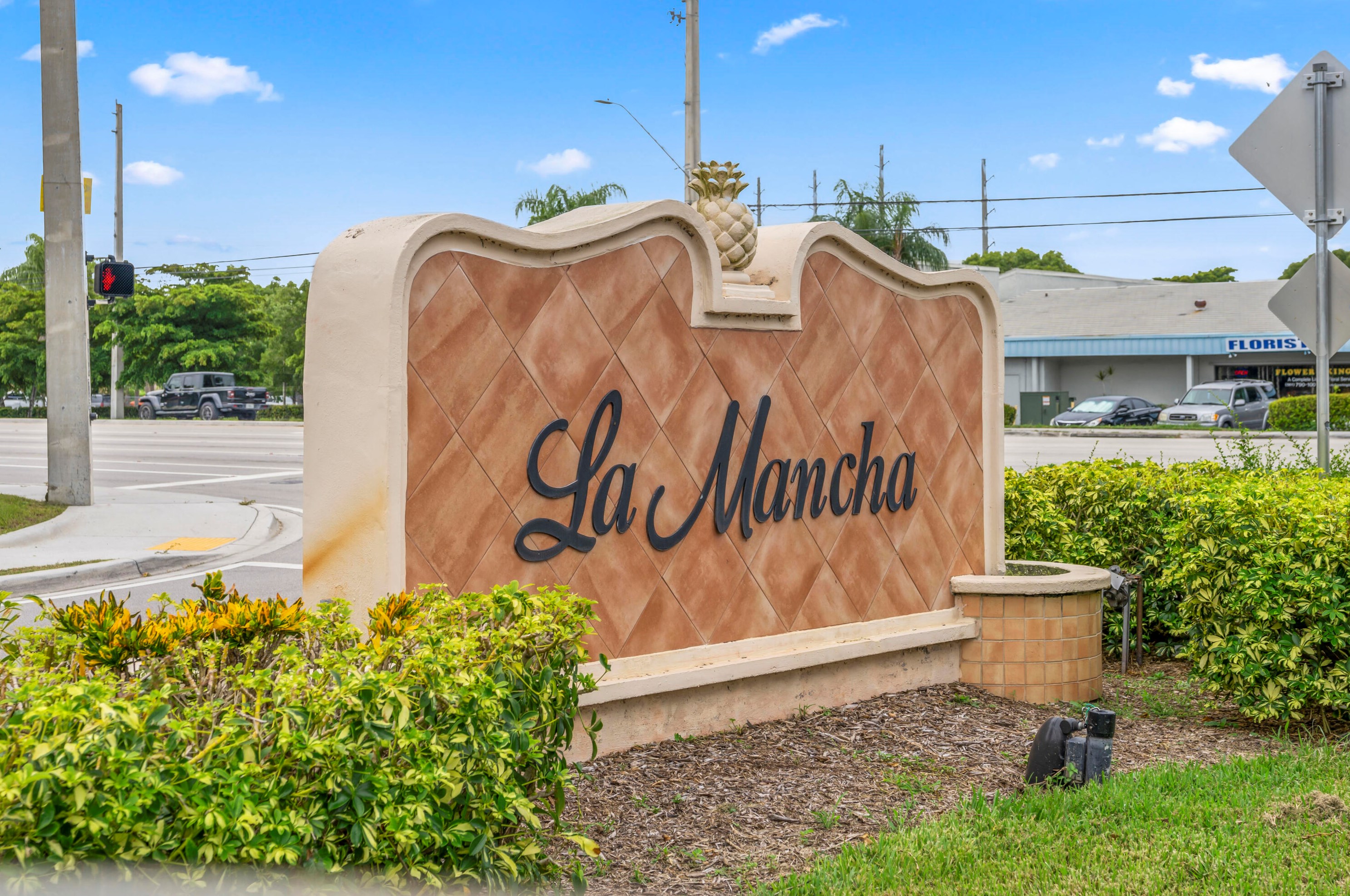 411 Las Palmas St, West Palm Beach, FL 33411-1027