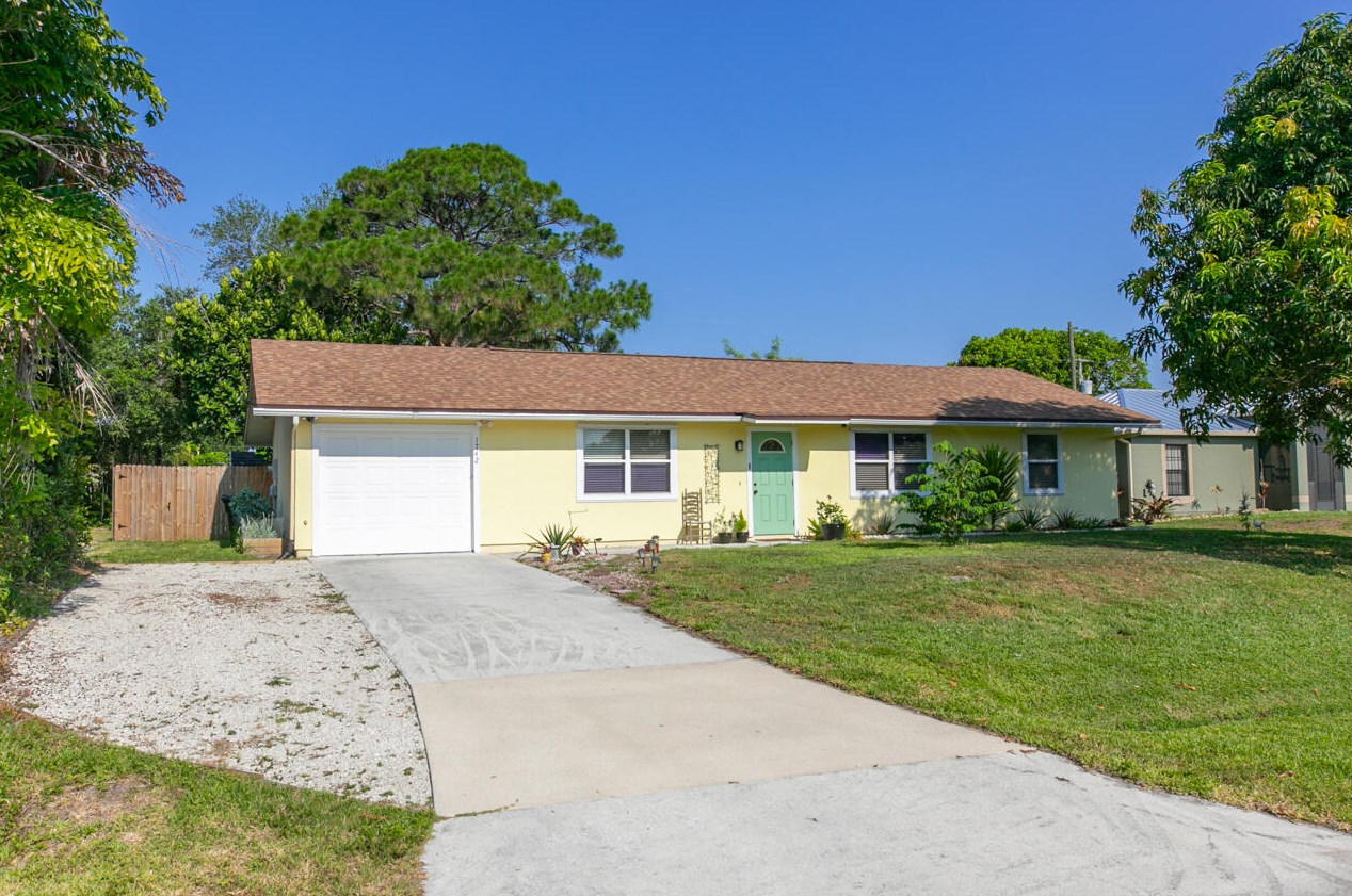 1742 Cloverleaf St, Fort Pierce, FL 34953-1411