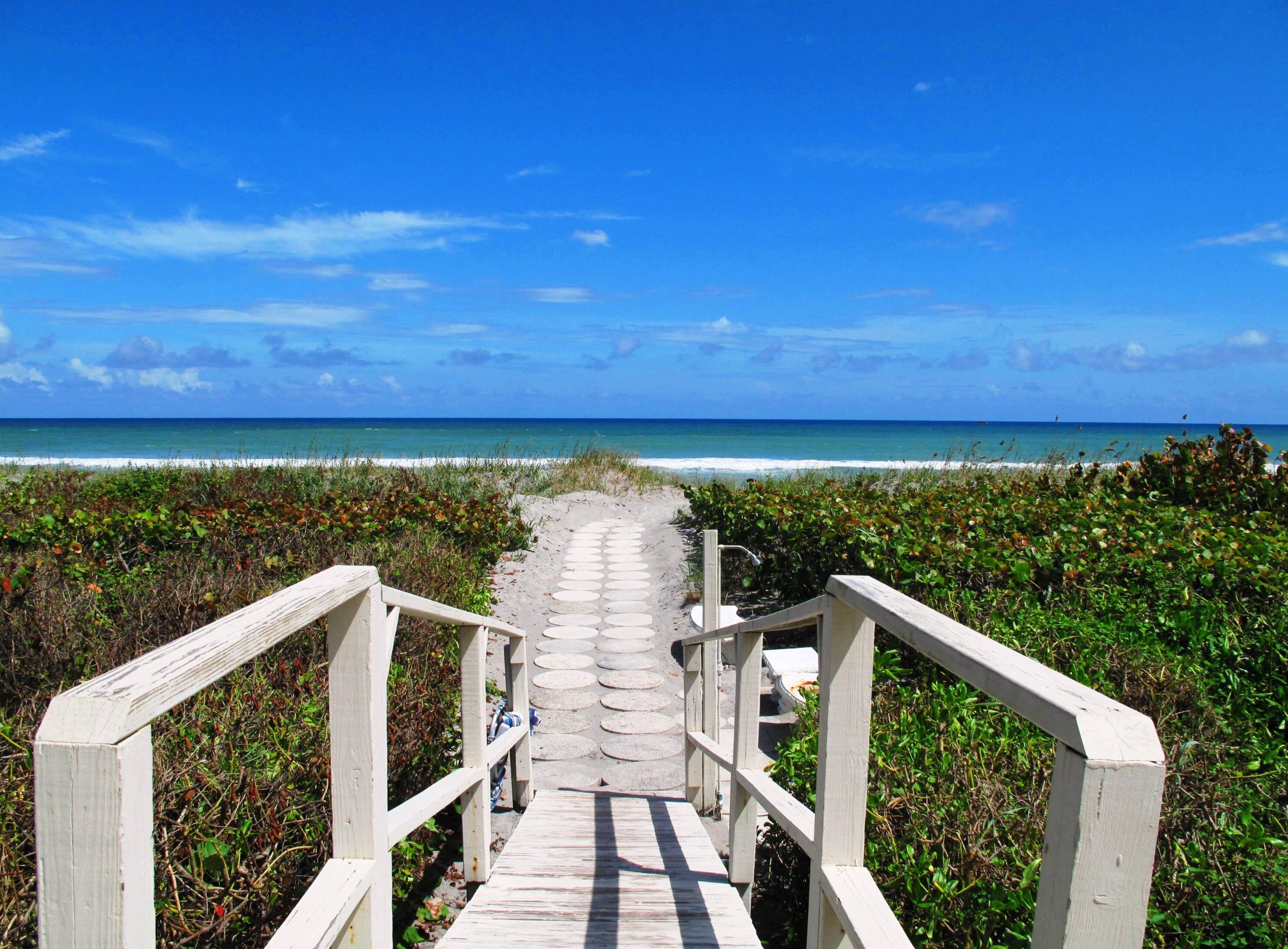 1157 Drive Cir, Delray Beach FL  33445-2976 exterior