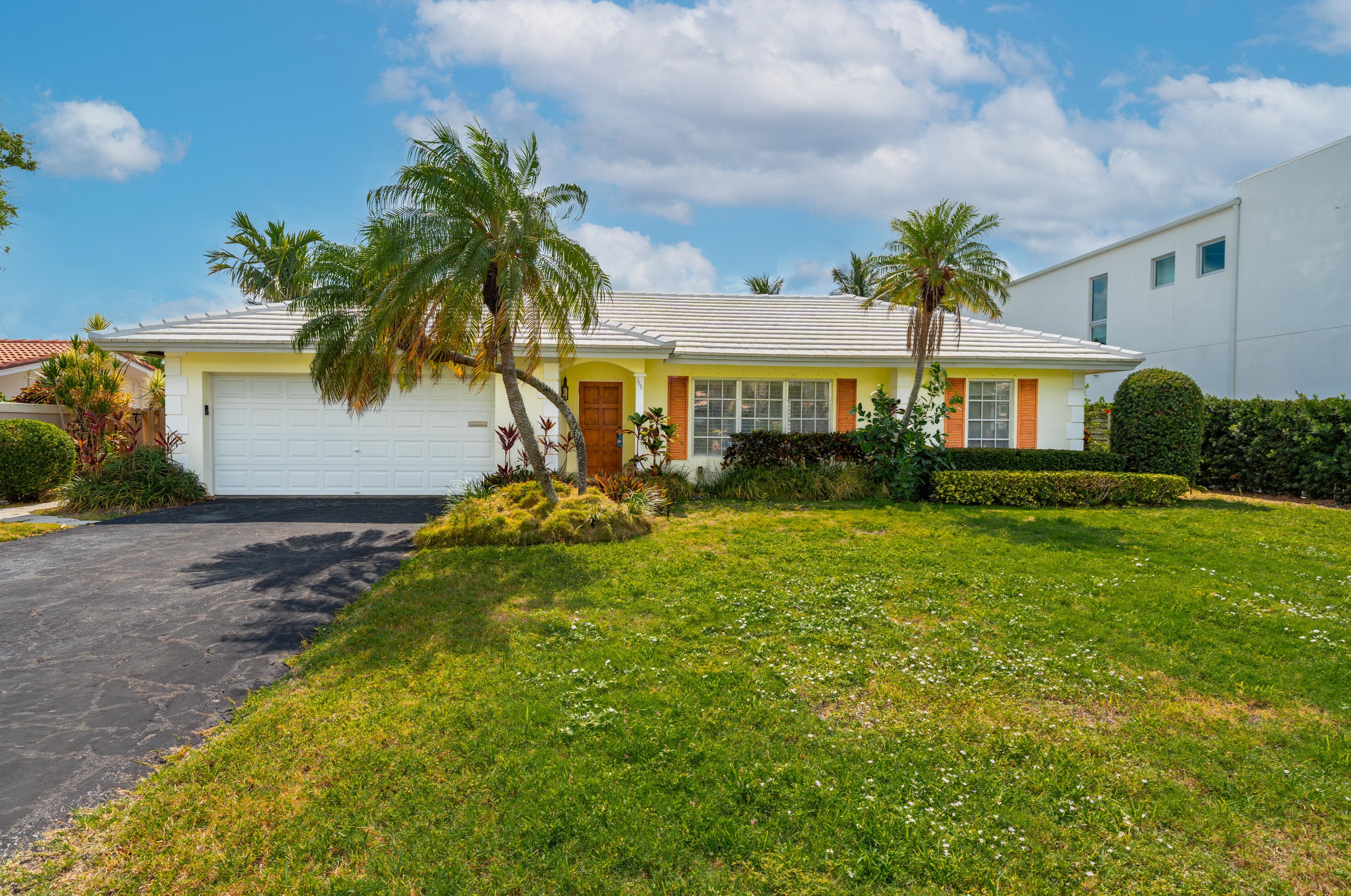 366 Wavecrest Ct, Boca Raton, FL 33432-4158