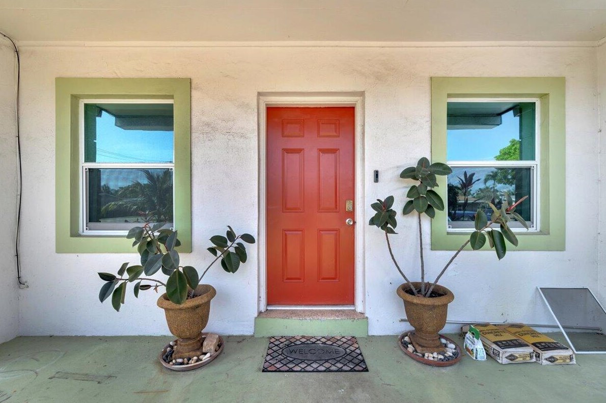 1402 W Mango St, Lake Worth, FL 33462
