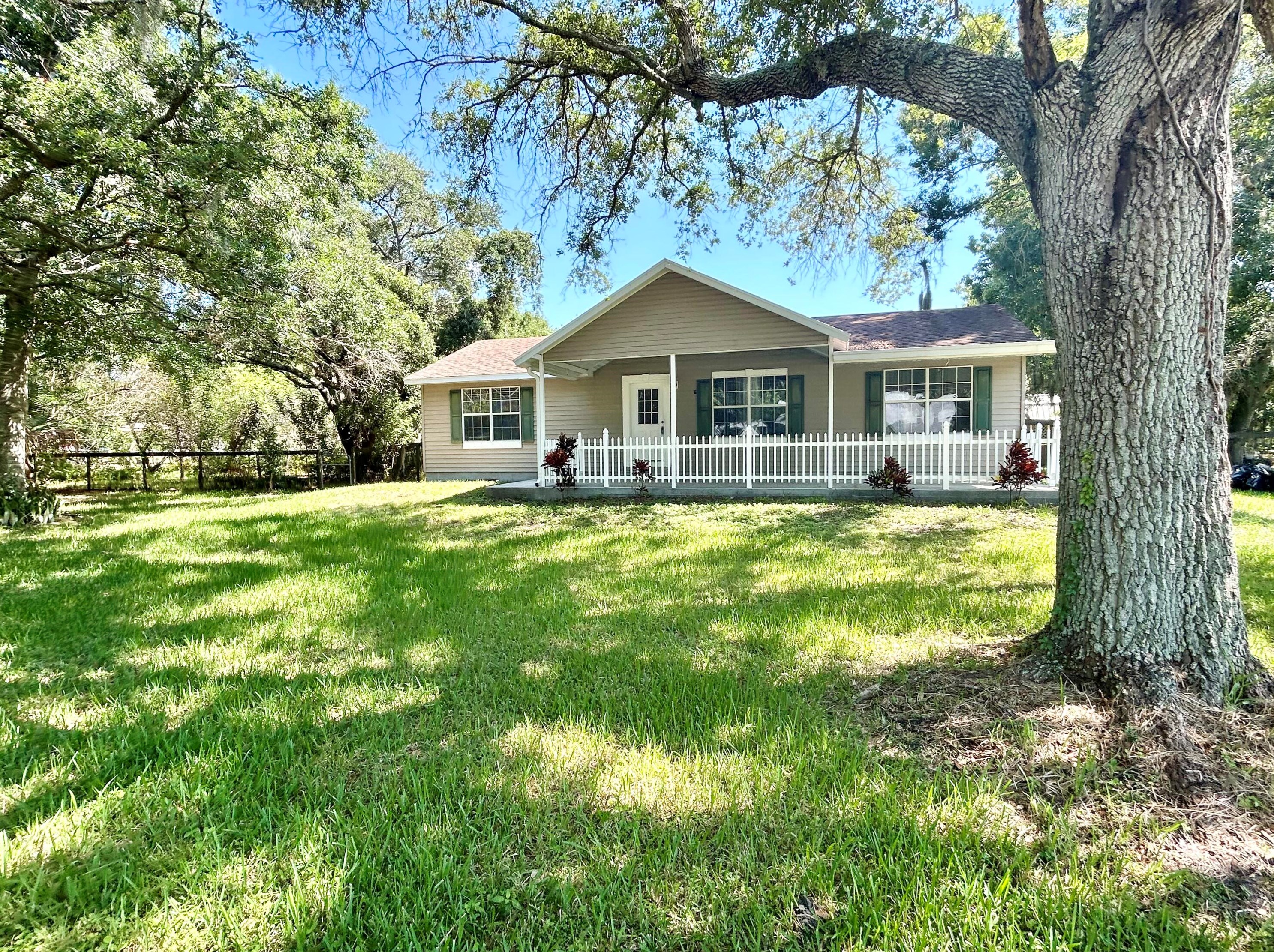 7619 87th Ct, Okeechobee, FL 34972-7327